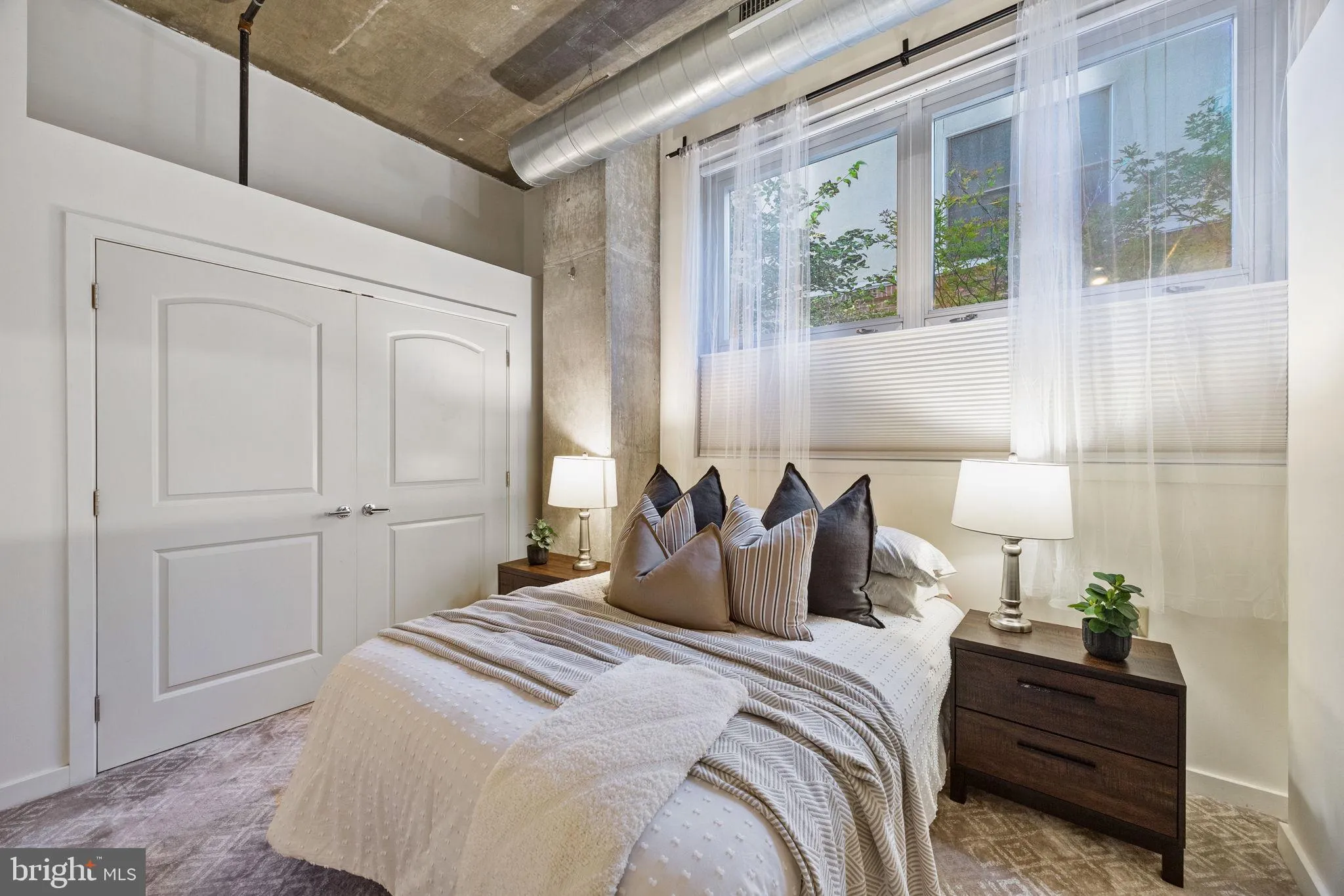 Philadelphia, Pennsylvania 19106, United States, 2 Bedrooms Bedrooms, ,2 BathroomsBathrooms,Residential,Contingent,214868