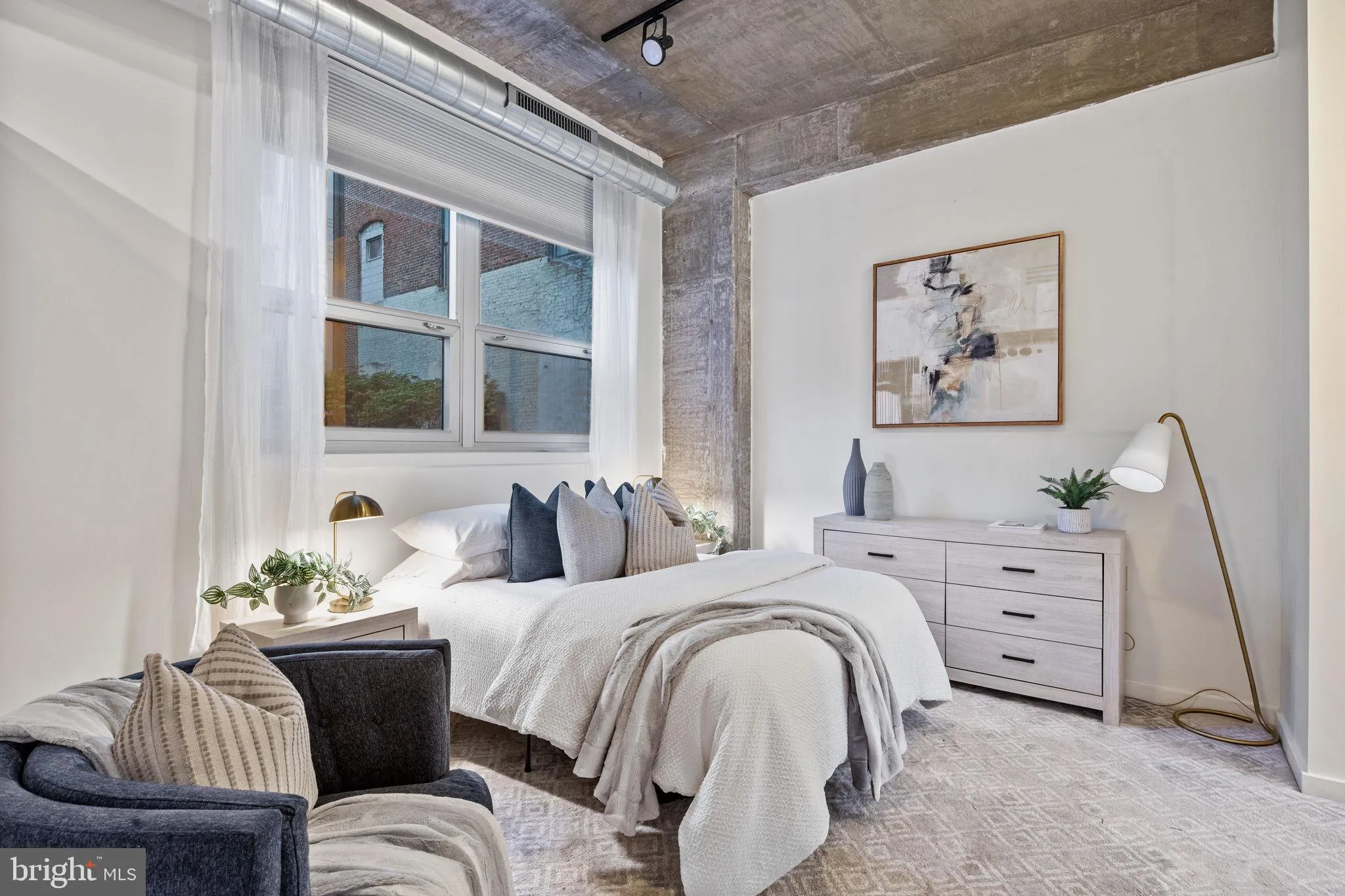 Philadelphia, Pennsylvania 19106, United States, 2 Bedrooms Bedrooms, ,2 BathroomsBathrooms,Residential,Contingent,214868