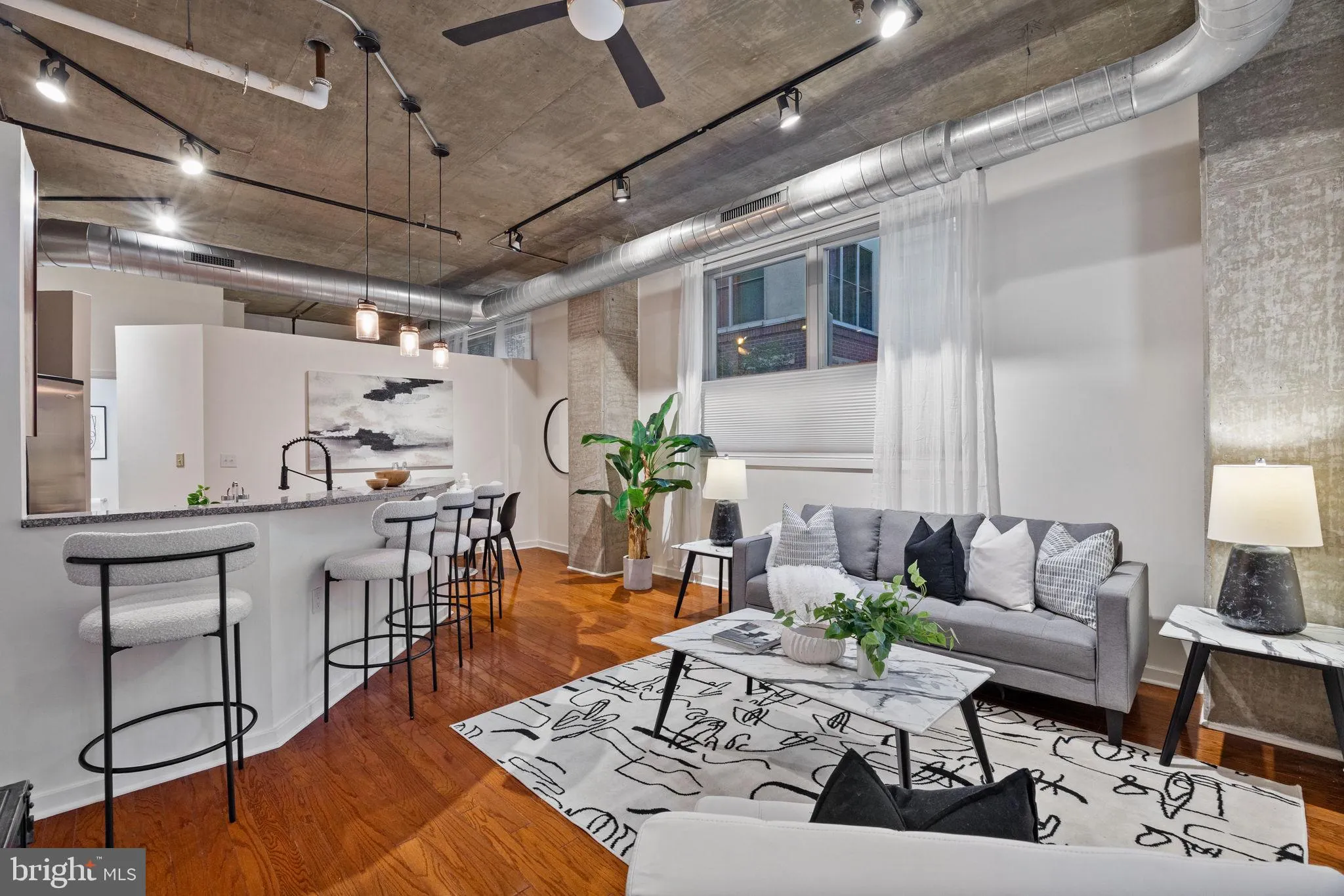 Philadelphia, Pennsylvania 19106, United States, 2 Bedrooms Bedrooms, ,2 BathroomsBathrooms,Residential,Contingent,214868