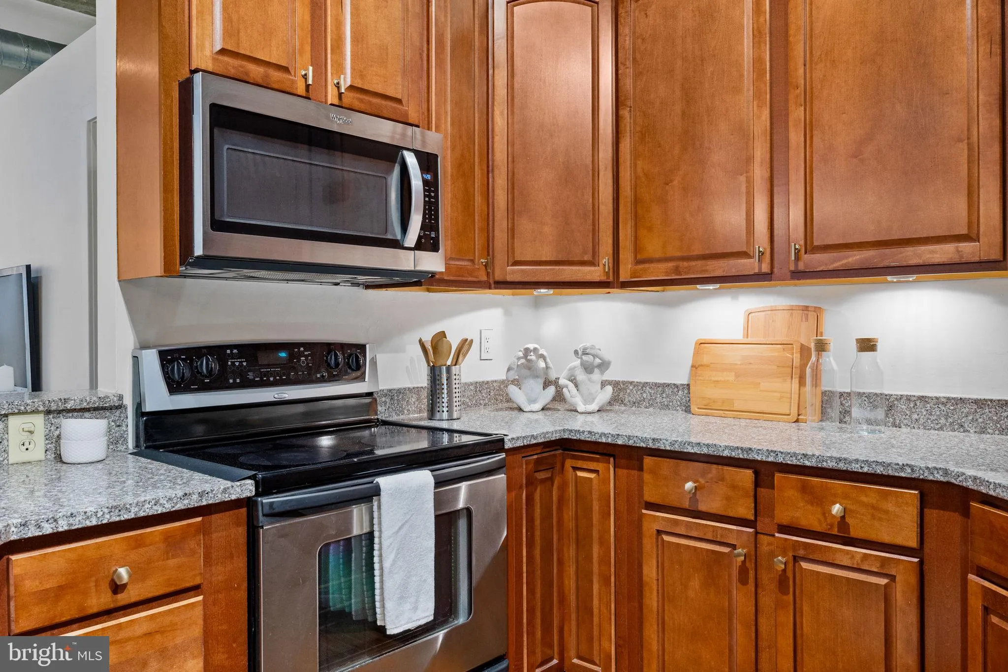 Philadelphia, Pennsylvania 19106, United States, 2 Bedrooms Bedrooms, ,2 BathroomsBathrooms,Residential,Contingent,214868