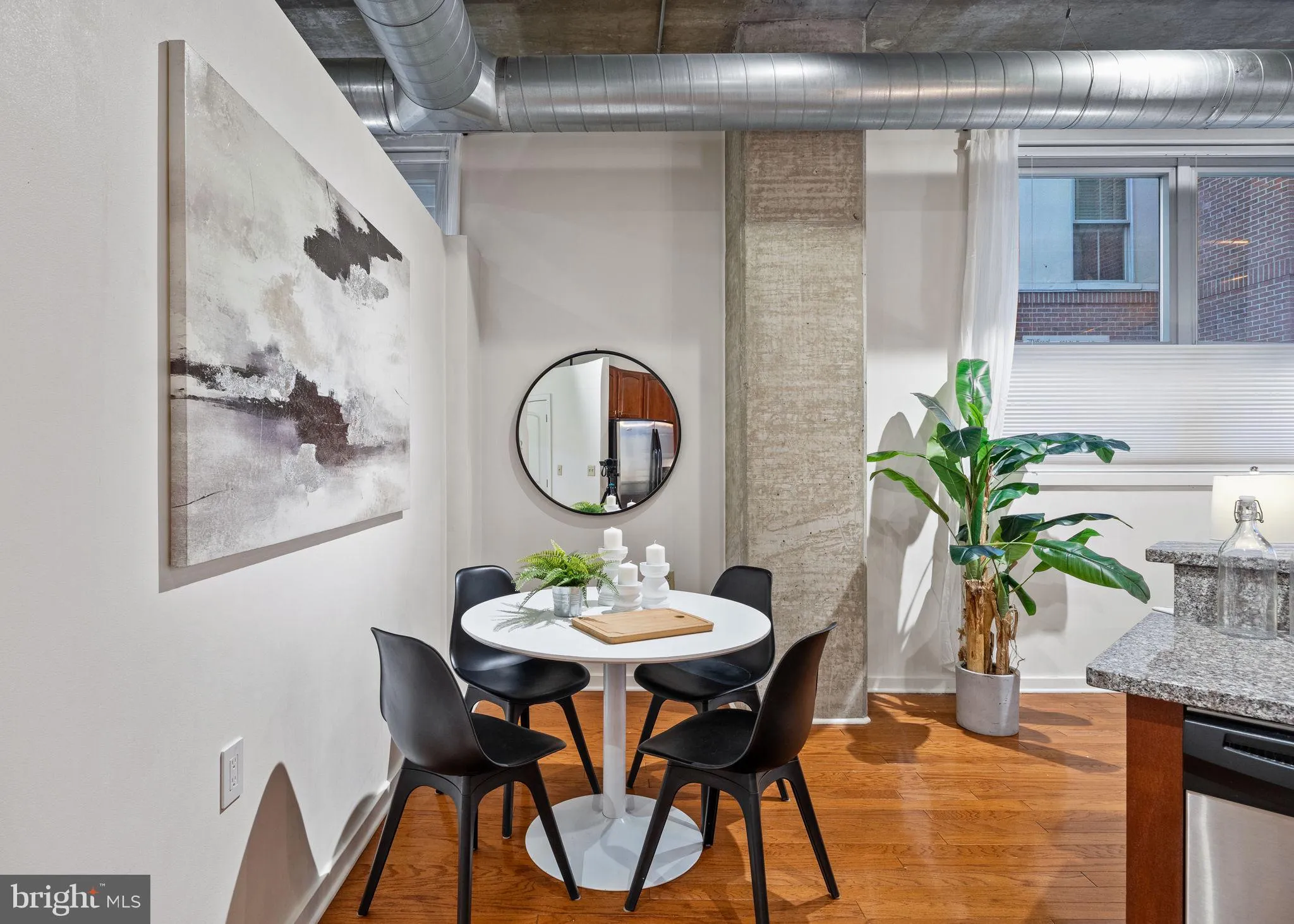 Philadelphia, Pennsylvania 19106, United States, 2 Bedrooms Bedrooms, ,2 BathroomsBathrooms,Residential,Contingent,214868