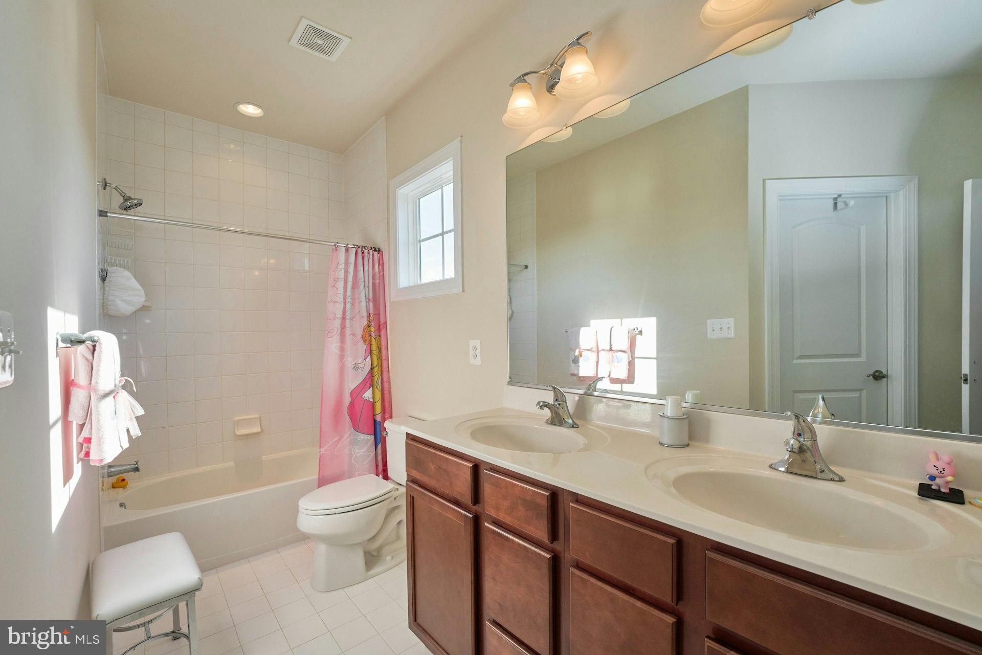 THE CREST AT WATERFORD - Residential