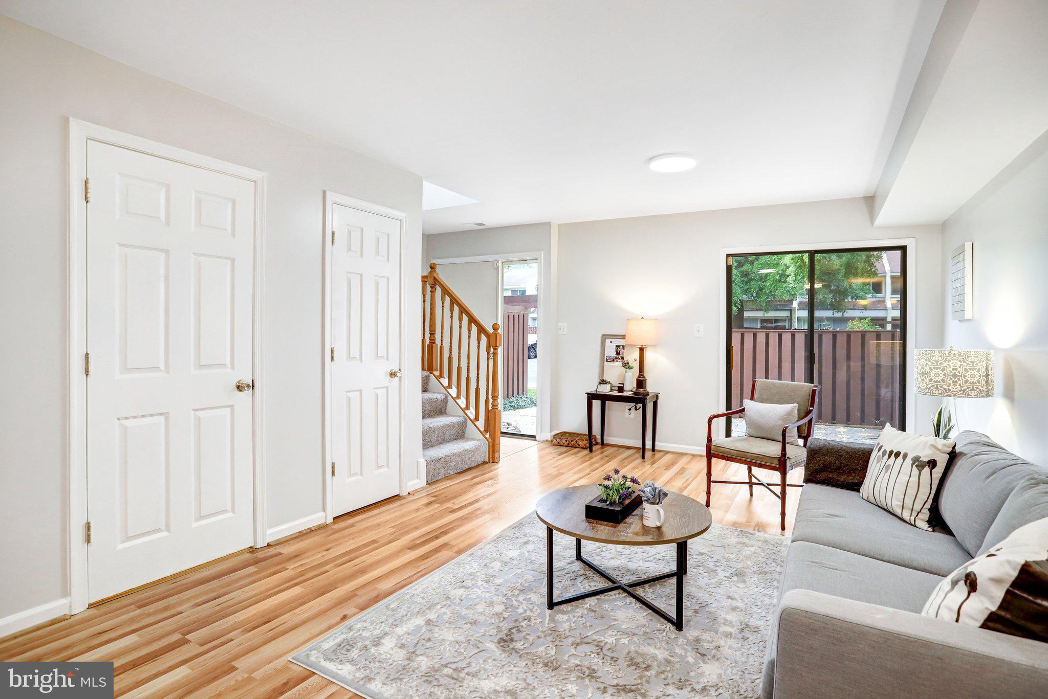 2205 SOUTHGATE SQUARE 2205