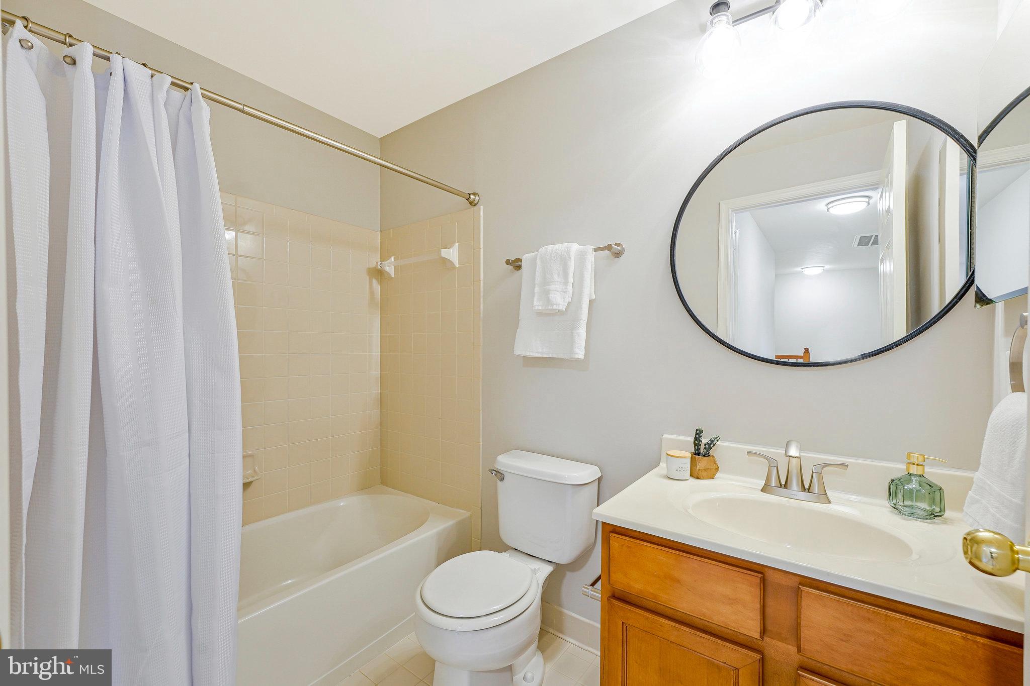 CENTREVILLE CROSSING - Residential