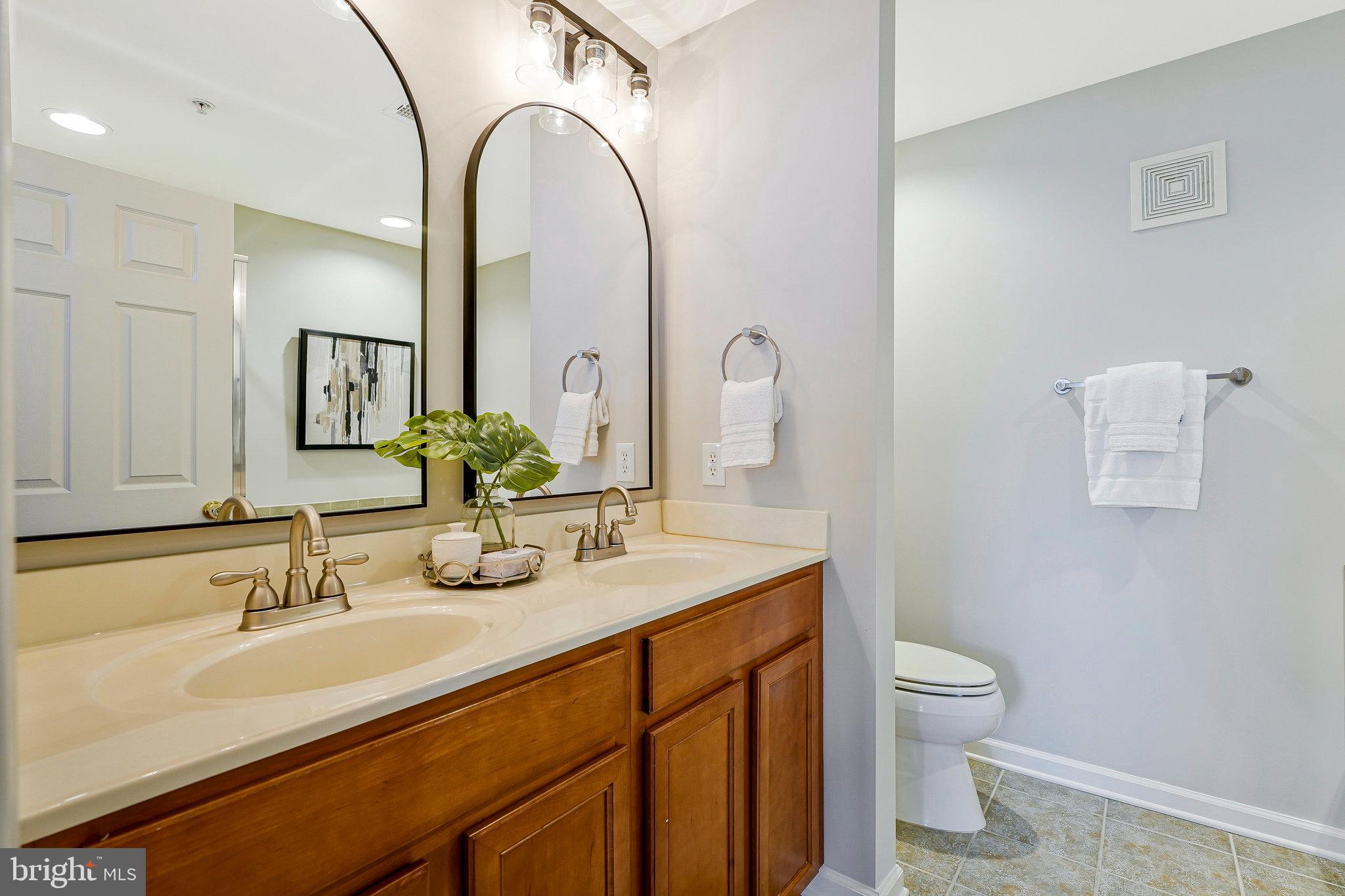 CENTREVILLE CROSSING - Residential