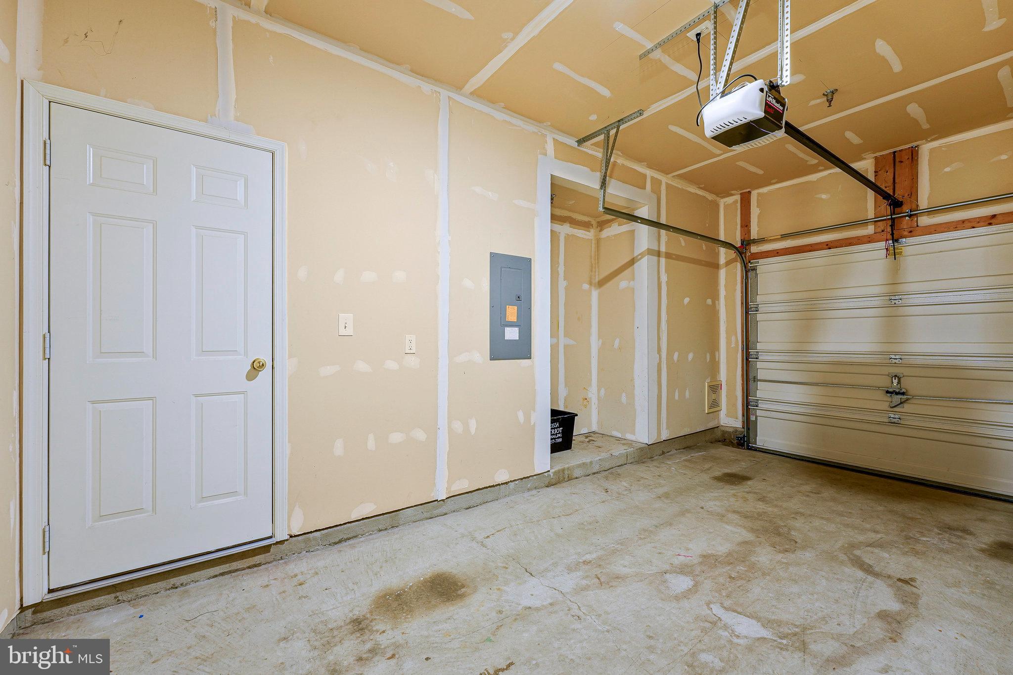 CENTREVILLE CROSSING - Residential