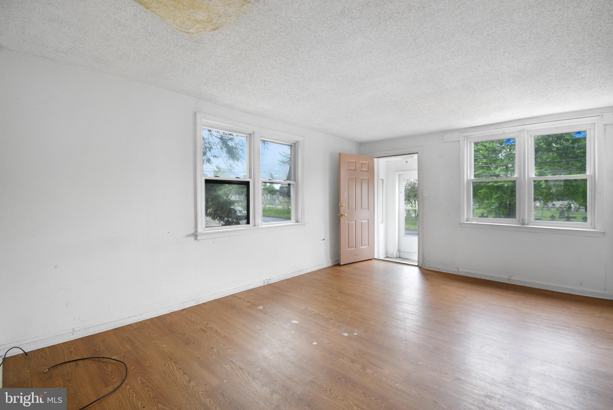 LANSDOWNE PARK - Residential