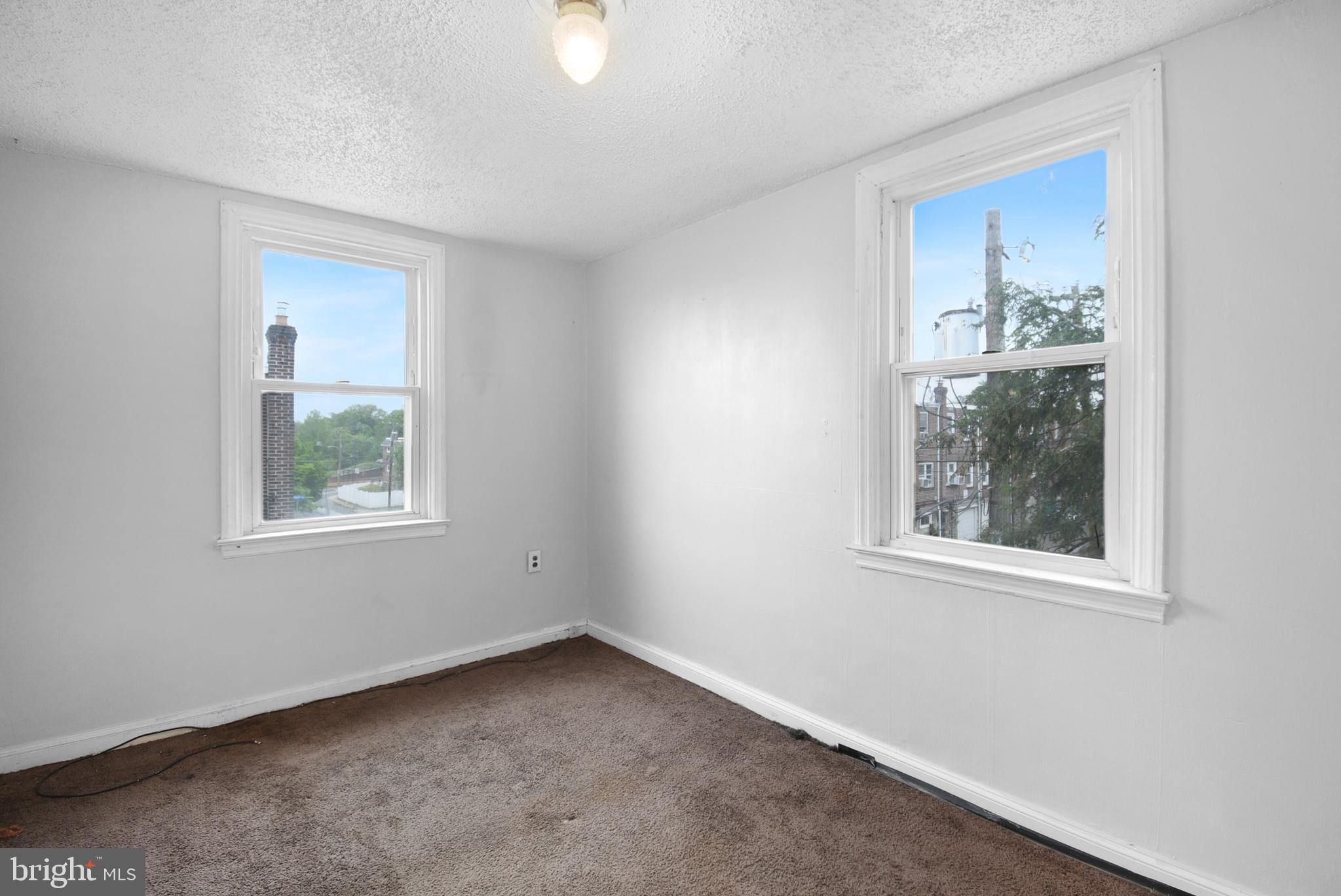 LANSDOWNE PARK - Residential