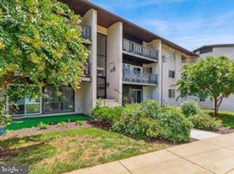 Condo For Sale - 3122 Brinkley Road #302<br/> TEMPLE HILLS, MD 20748