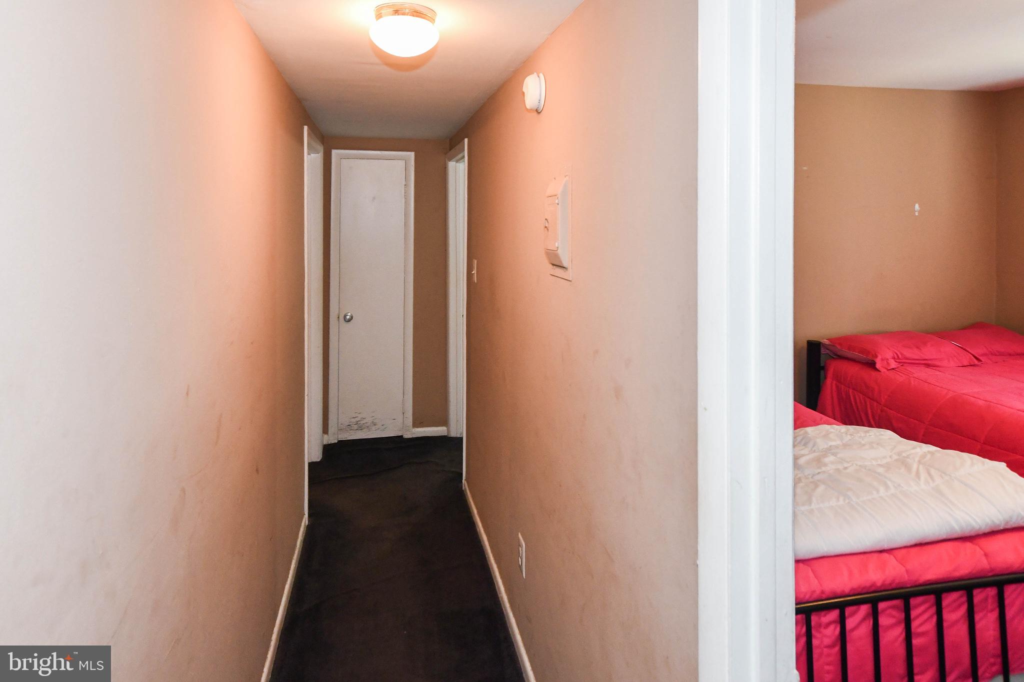 HUNTLEY SQUARE CONDOMINIUMS - Residential