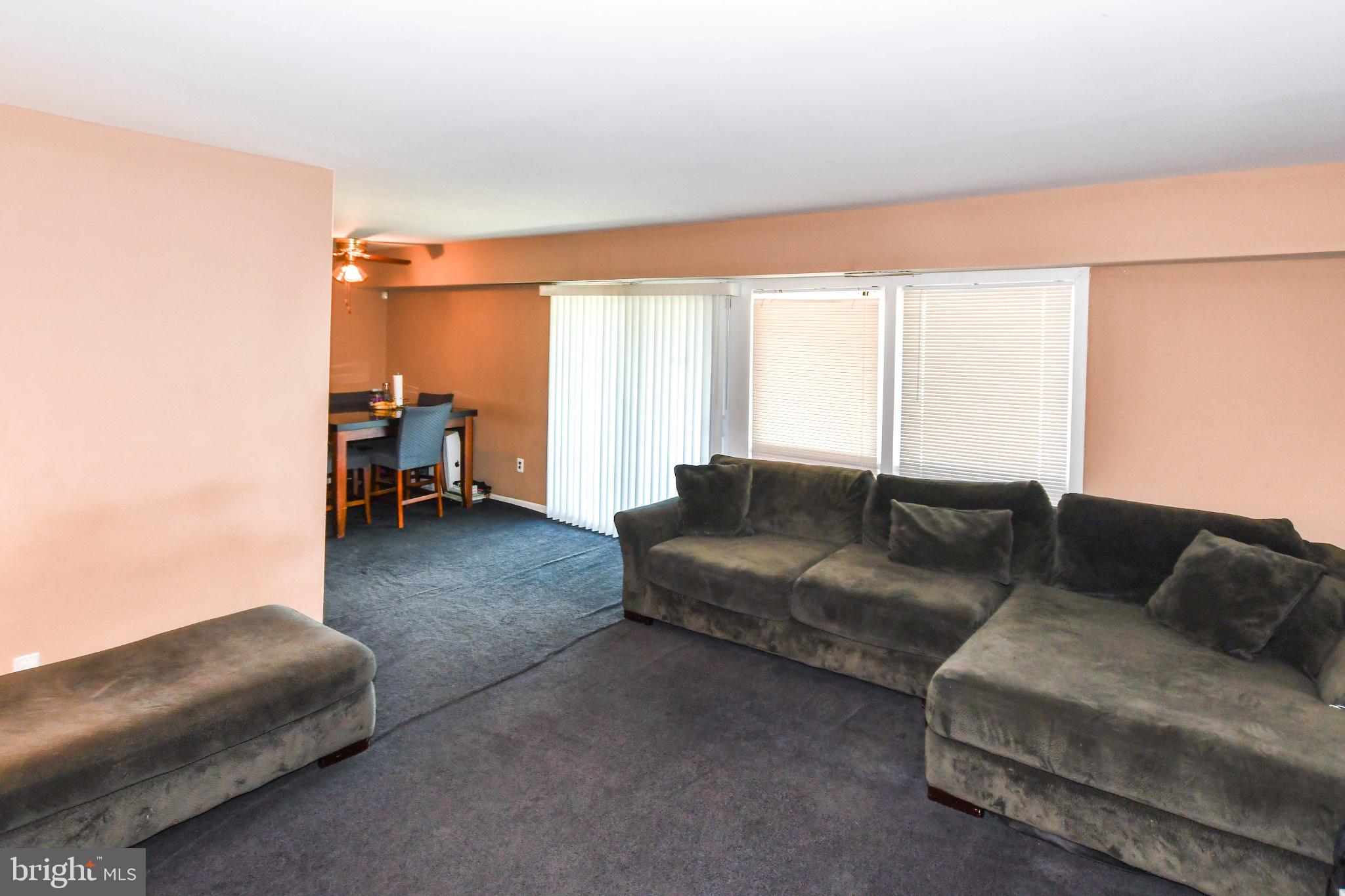 HUNTLEY SQUARE CONDOMINIUMS - Residential