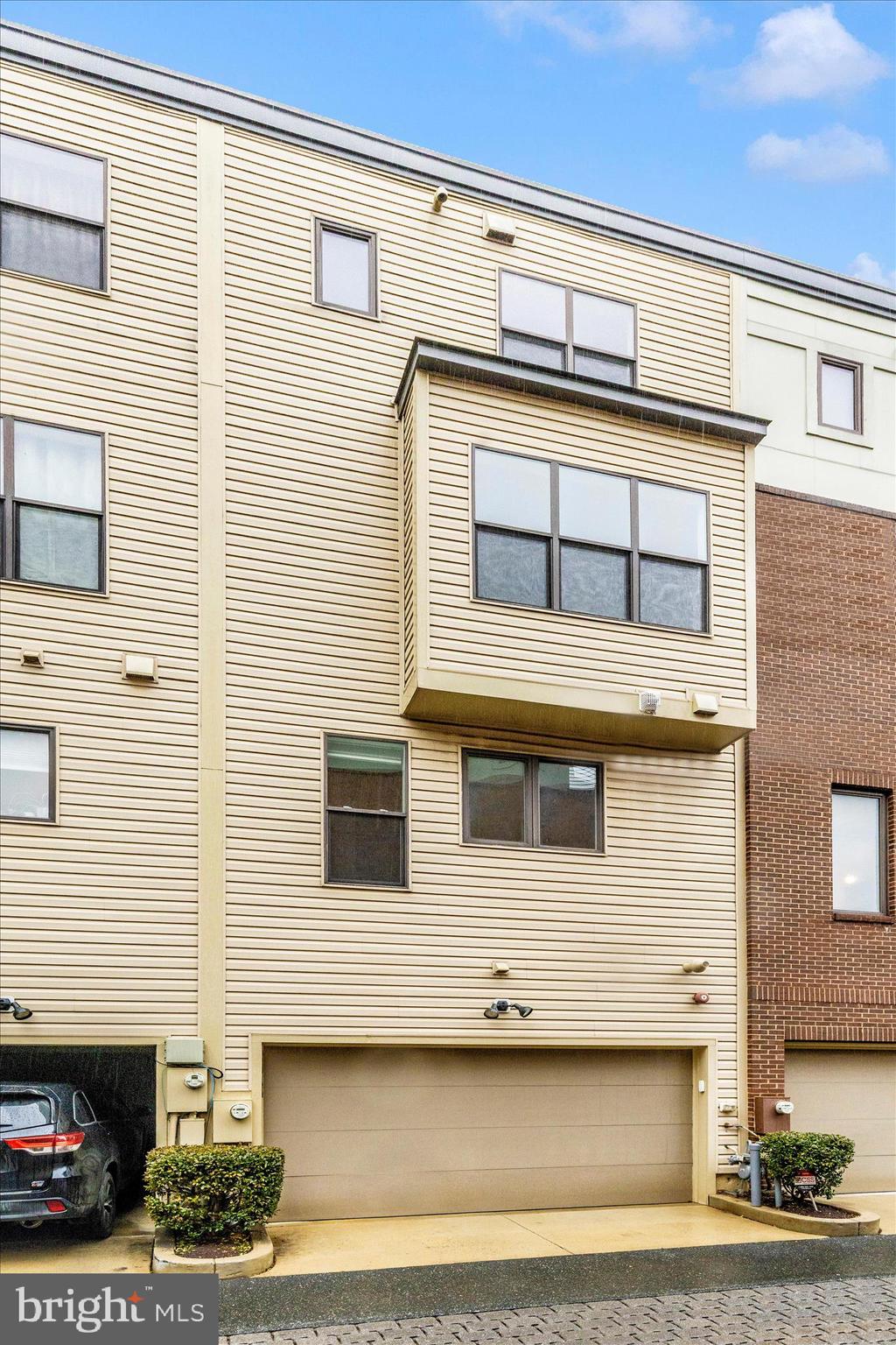 WESTSIDE AT SHADY GROVE - Residential