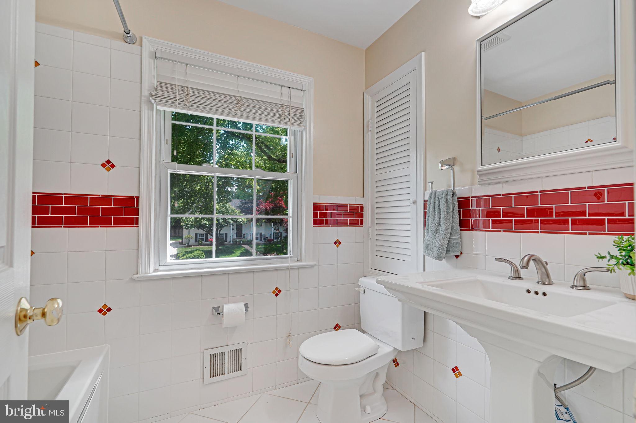 RIVERSIDE GARDENS - Residential