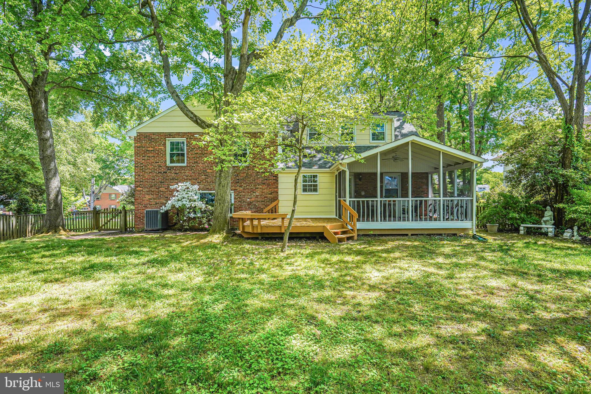 RIVERSIDE GARDENS - Residential