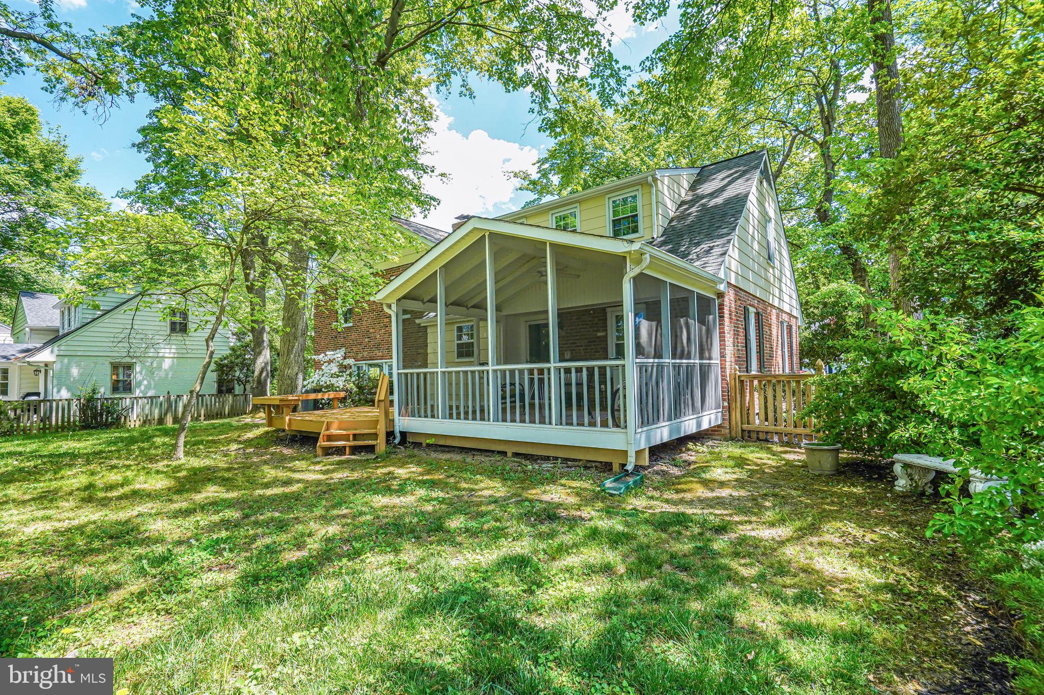 RIVERSIDE GARDENS - Residential