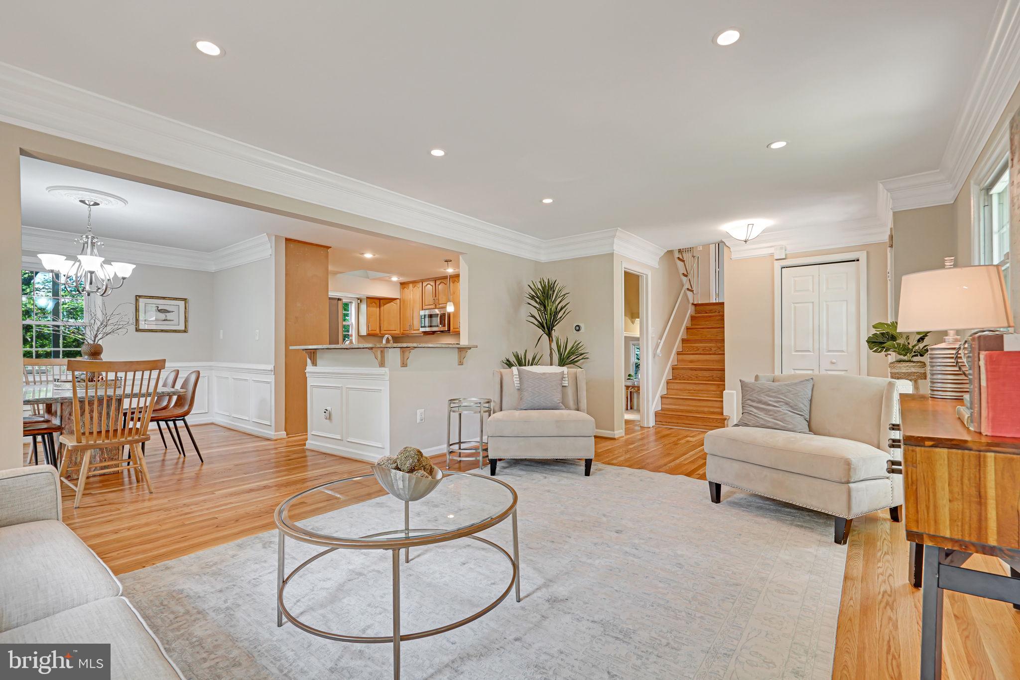 RIVERSIDE GARDENS - Residential