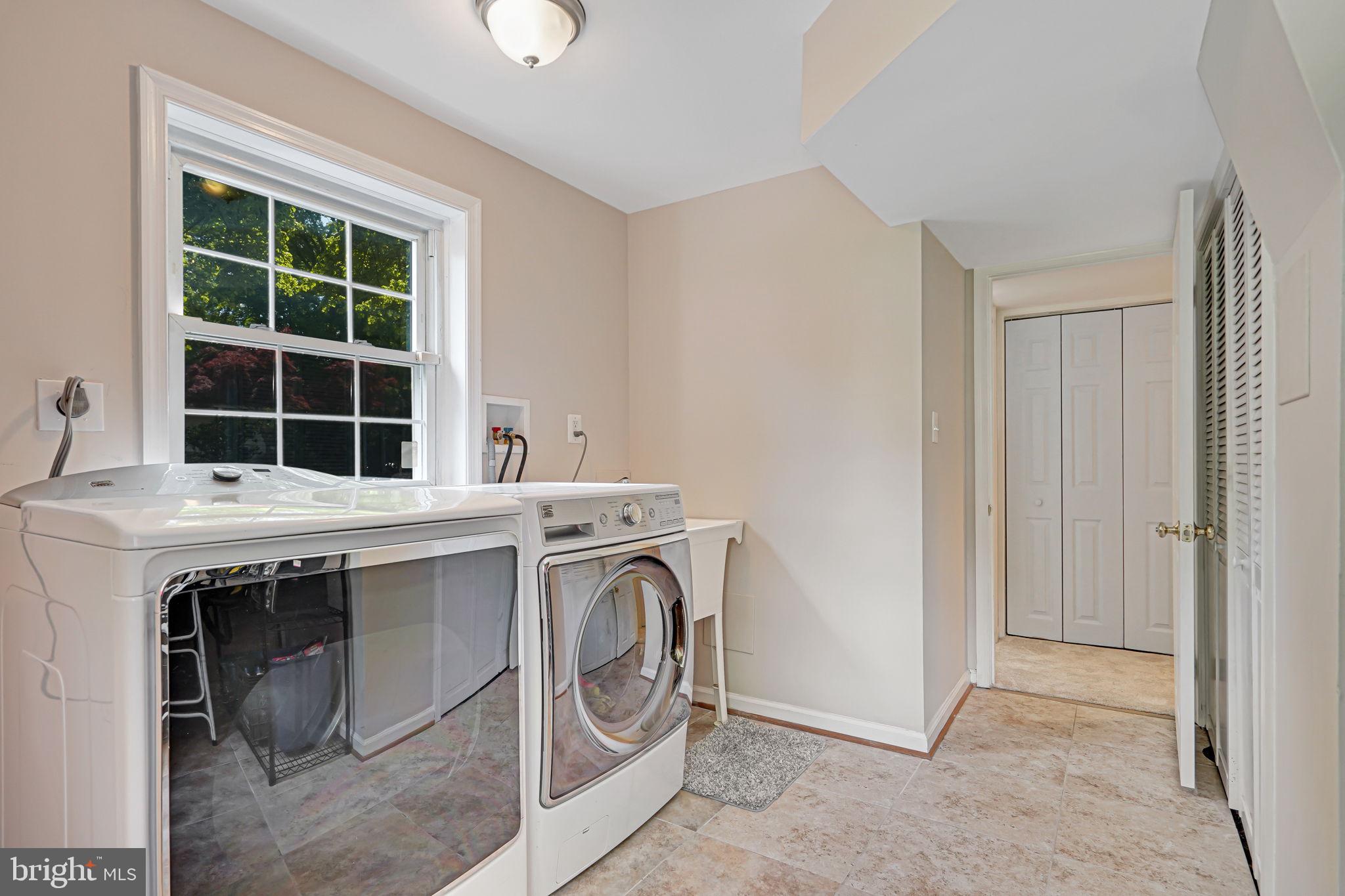 RIVERSIDE GARDENS - Residential