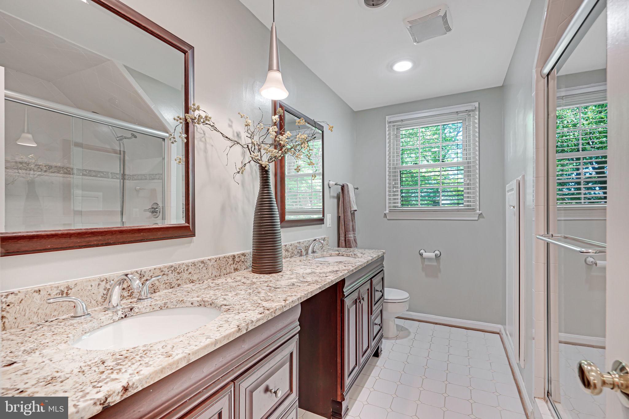 RIVERSIDE GARDENS - Residential