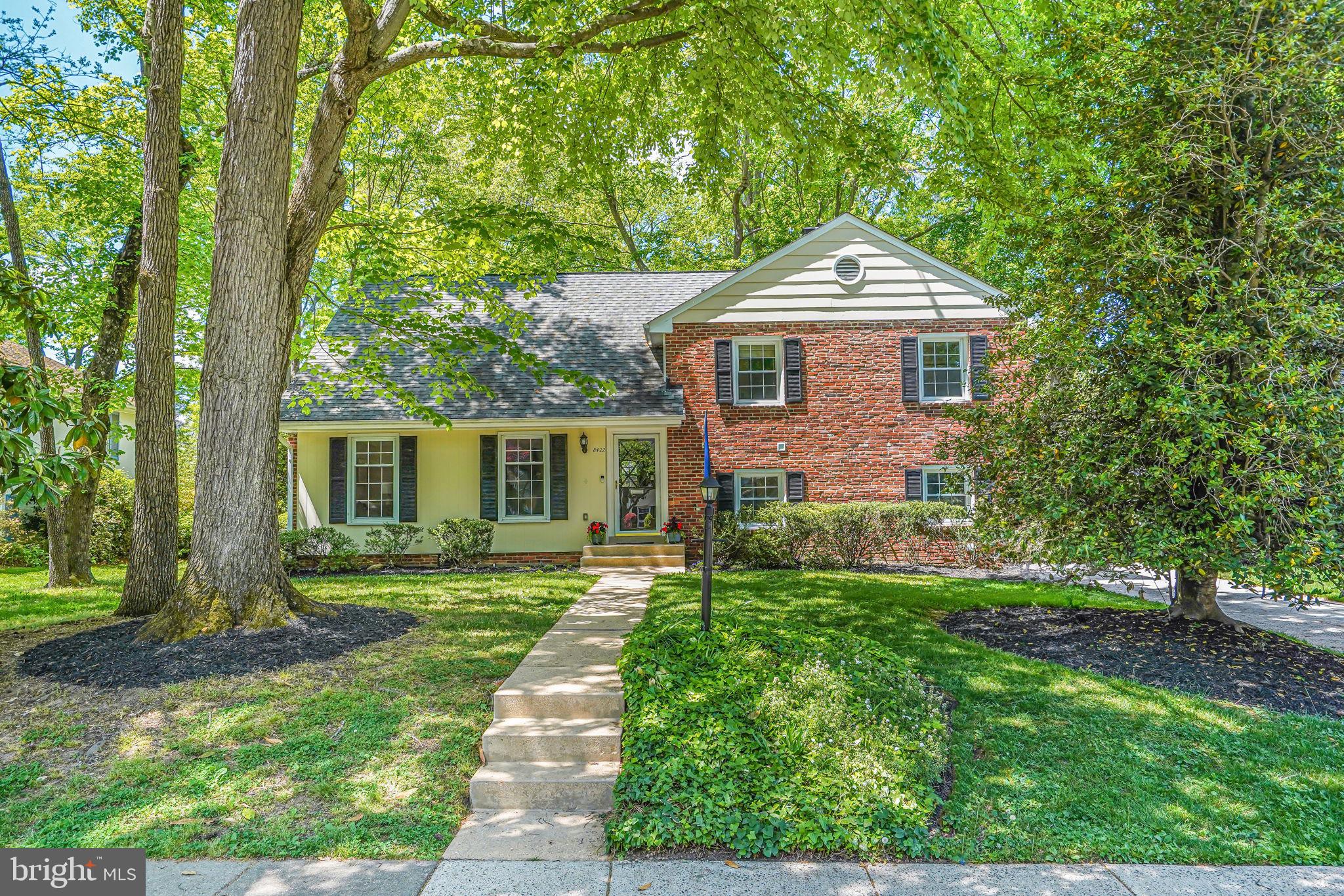 RIVERSIDE GARDENS - Residential