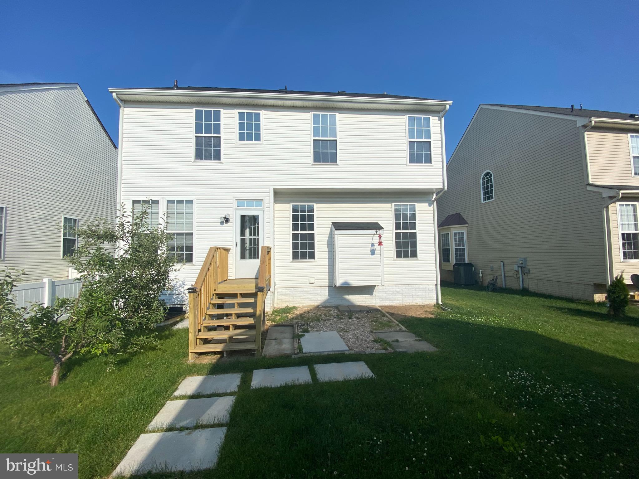 LAKELAND PLACE - Residential