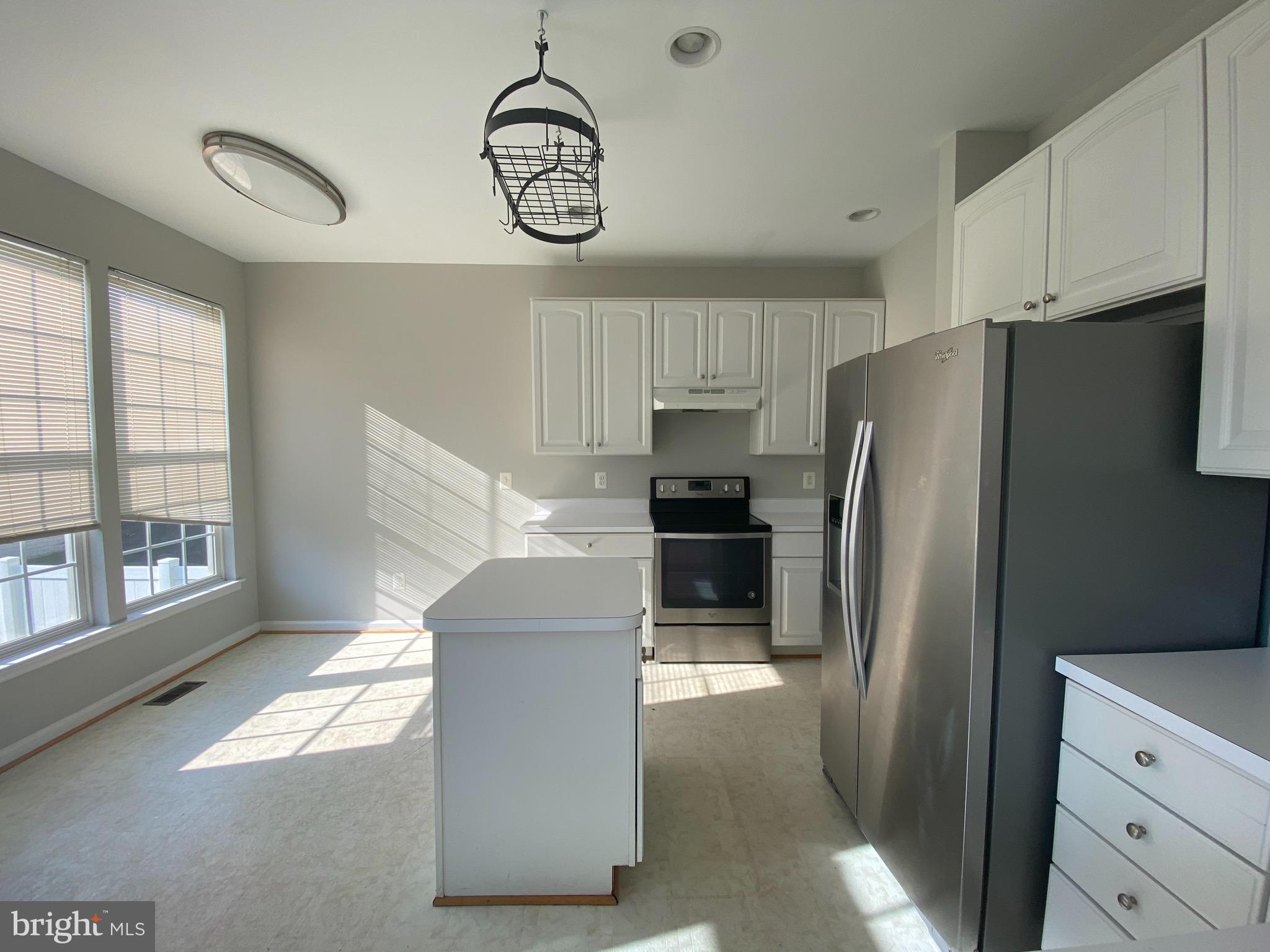 LAKELAND PLACE - Residential