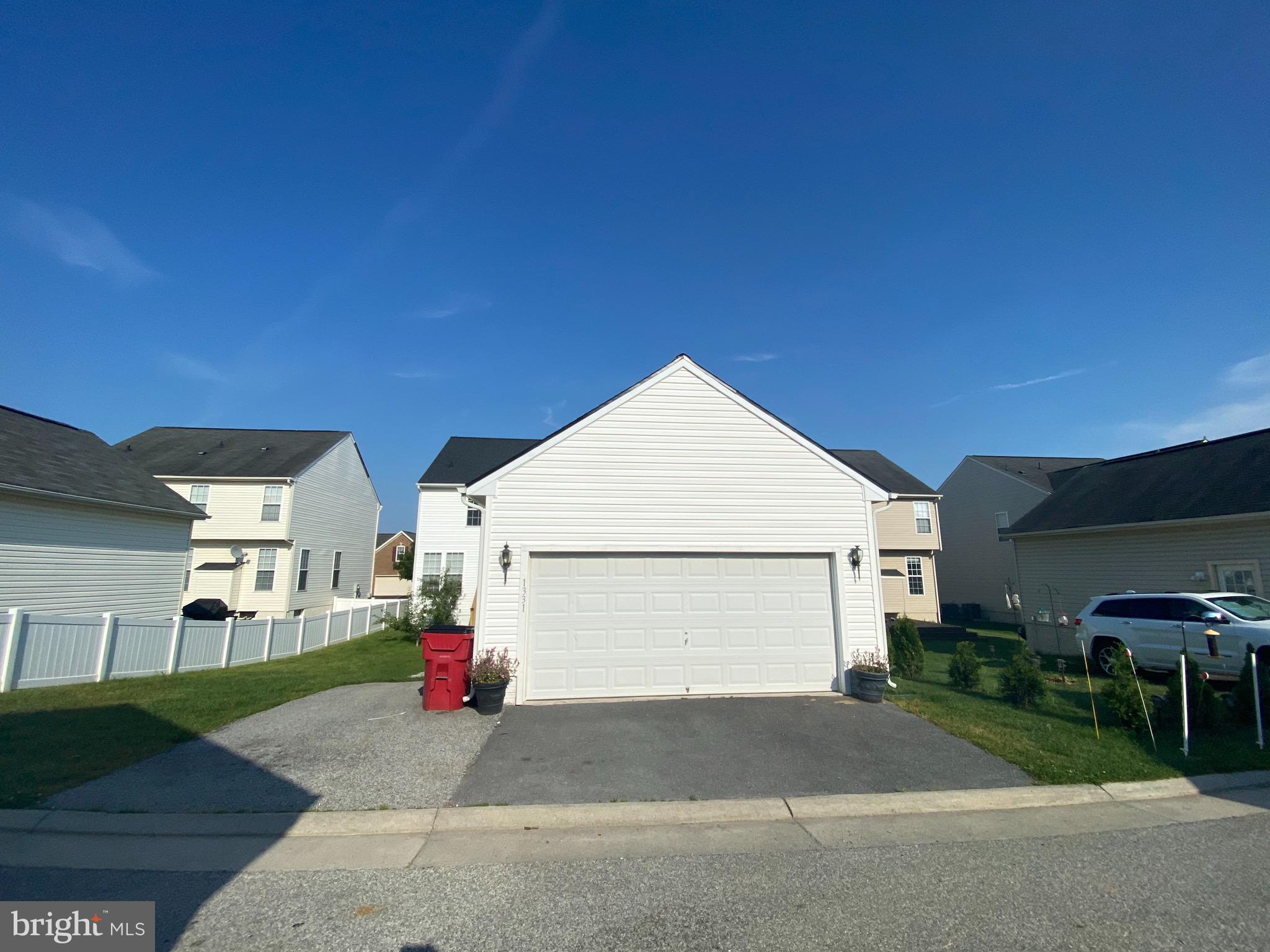 LAKELAND PLACE - Residential