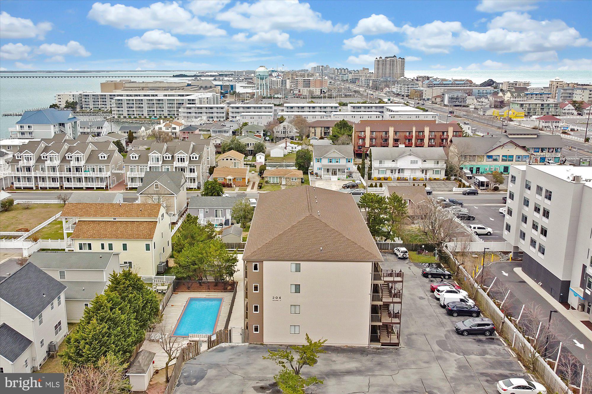 204 33RD STREET 20402