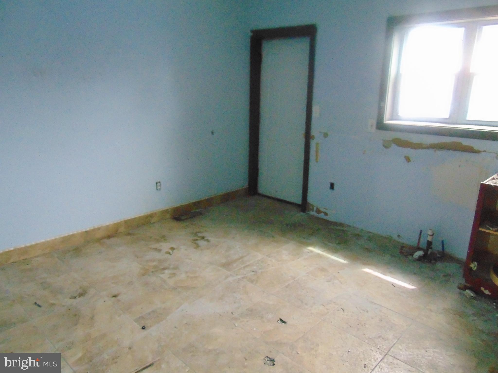 1142 CARL MILLER BOULEVARD