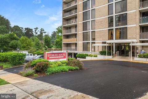 Photo of 2100 Washington Avenue #6-B, SILVER SPRING, MD 20910 (MLS # MDMC2207664)