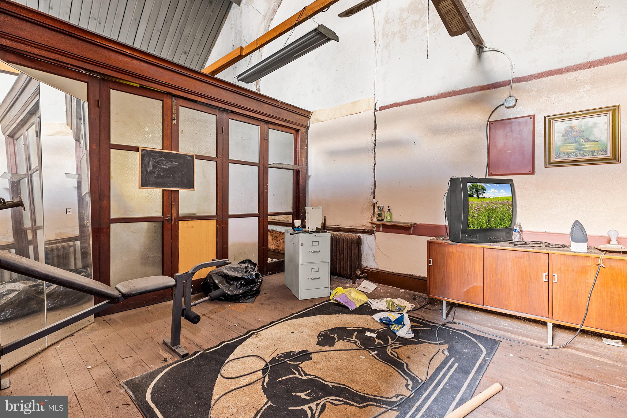 POINT BREEZE - Residential