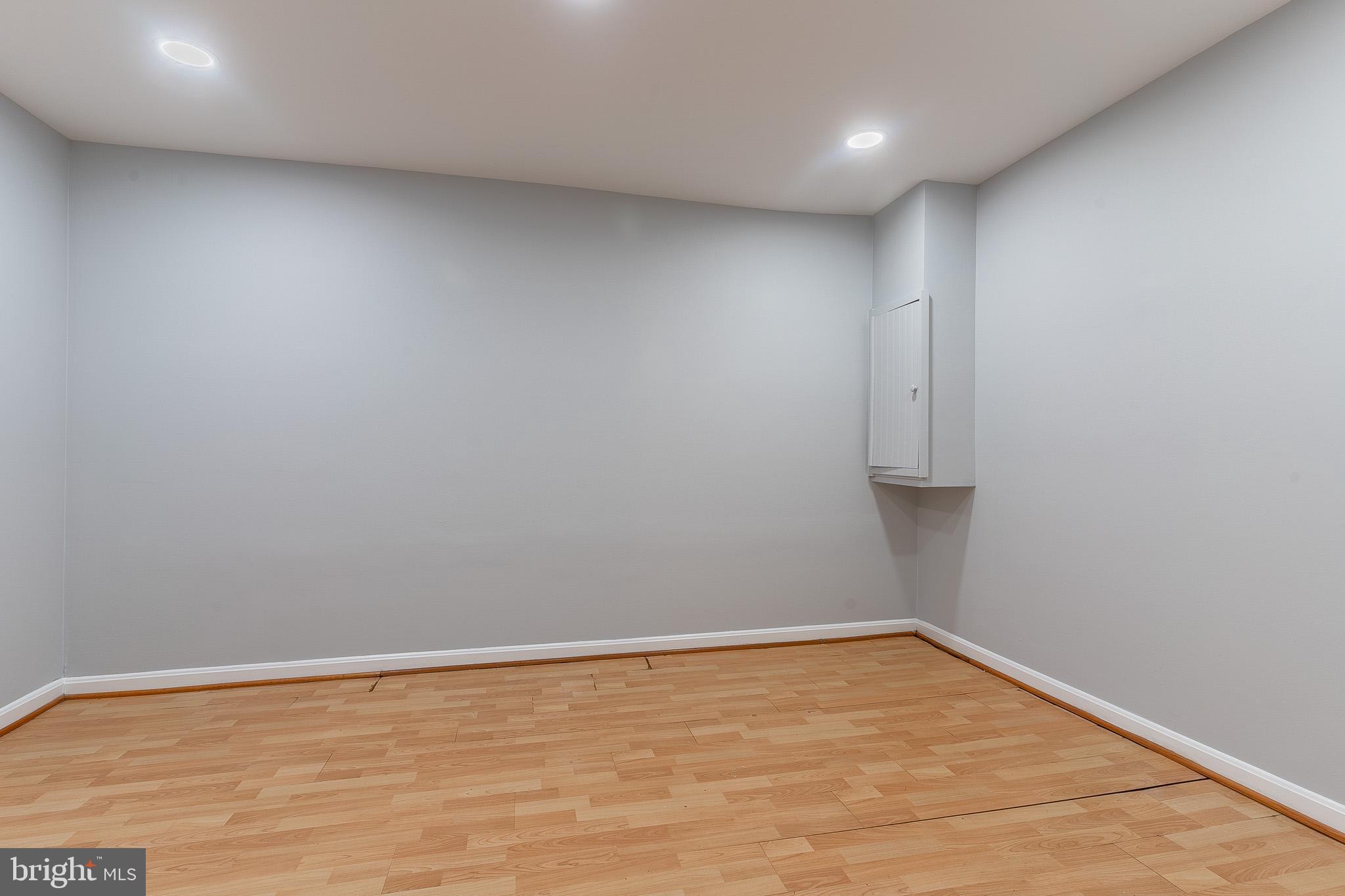 GLEN COVE - Residential Lease