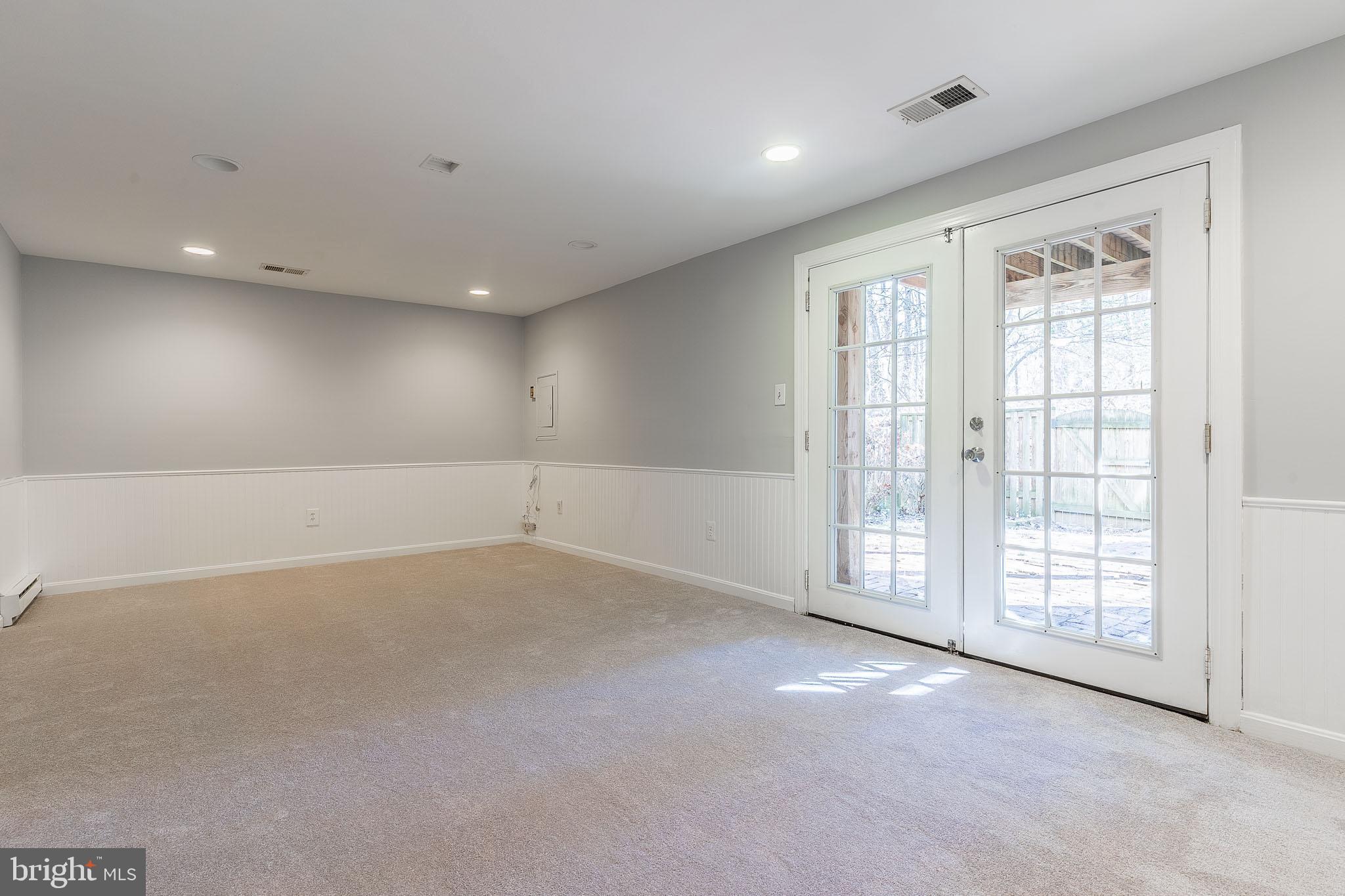 GLEN COVE - Residential Lease