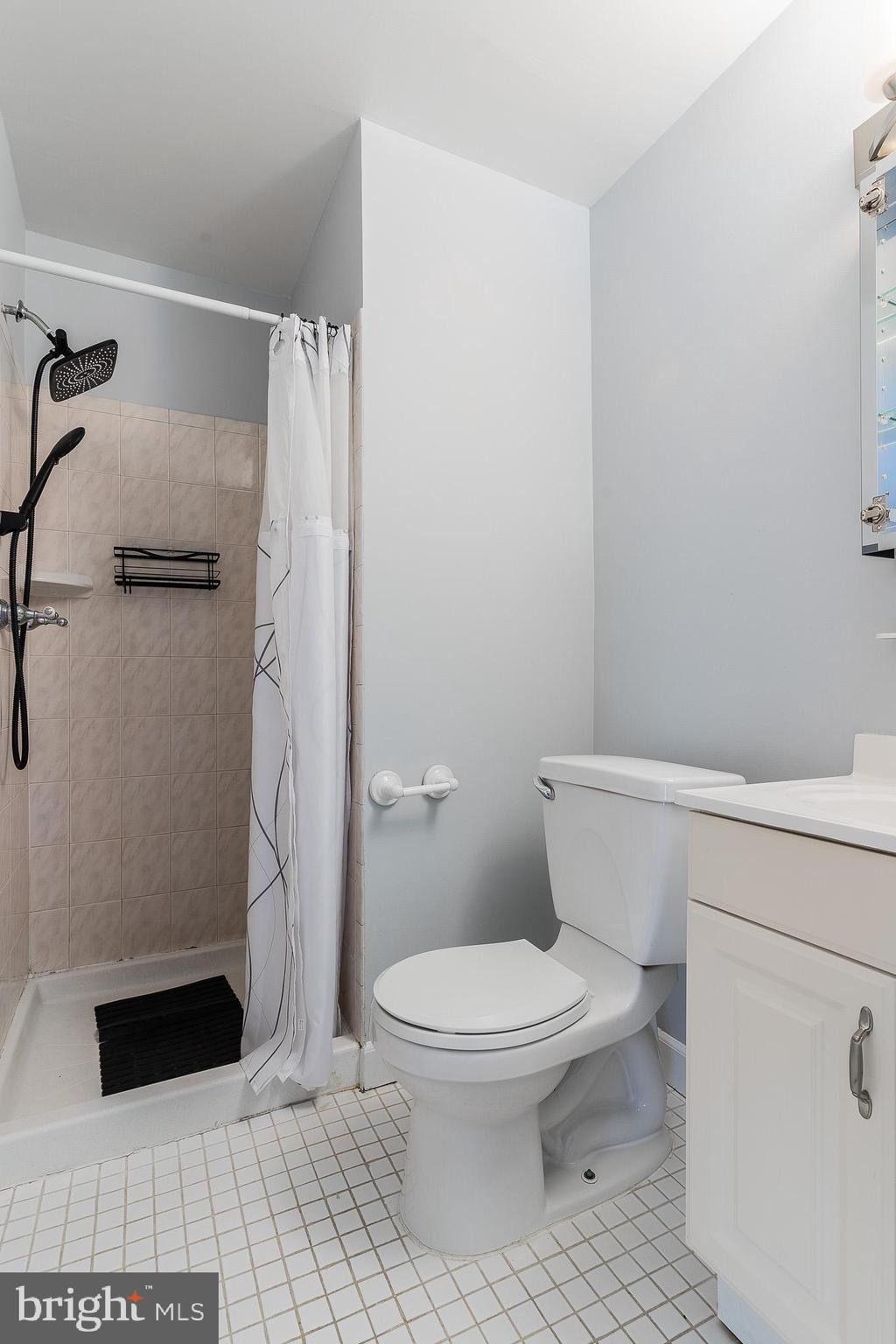 GLEN COVE - Residential Lease