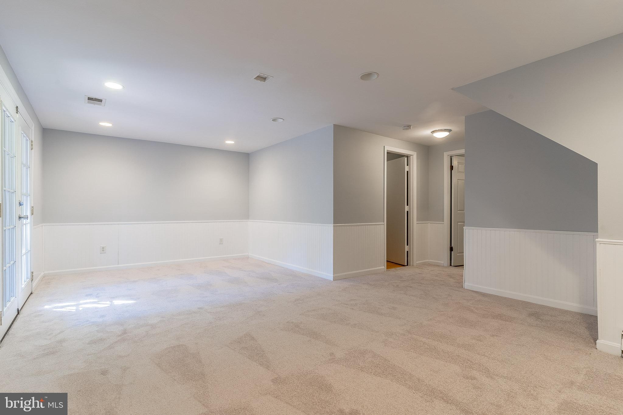 GLEN COVE - Residential Lease