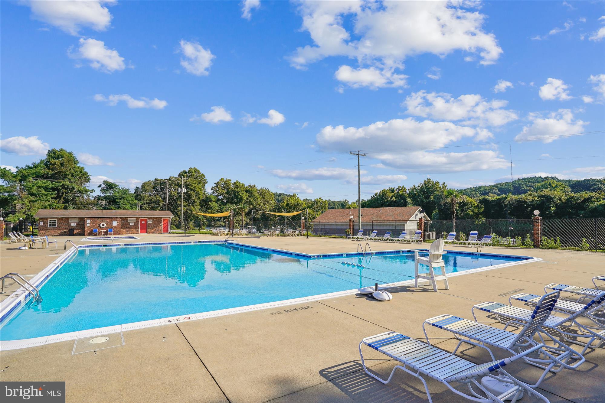 MOORINGS OF OCCOQUAN CON - Residential