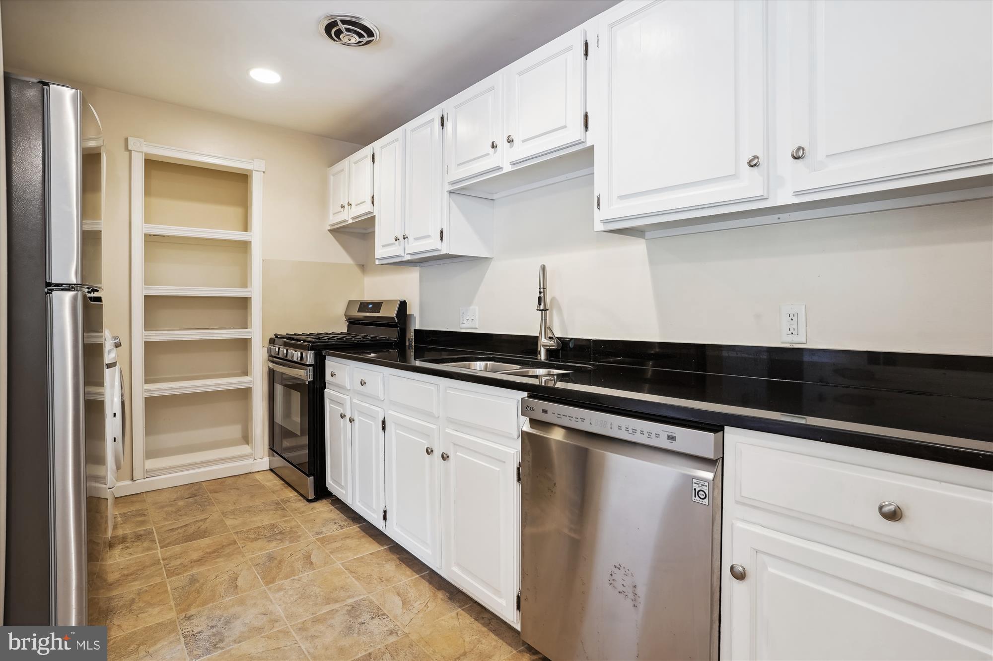 MOORINGS OF OCCOQUAN CON - Residential