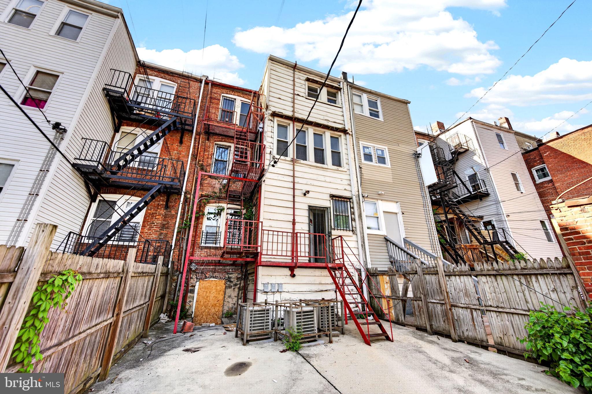 WOODBROOK - Residential