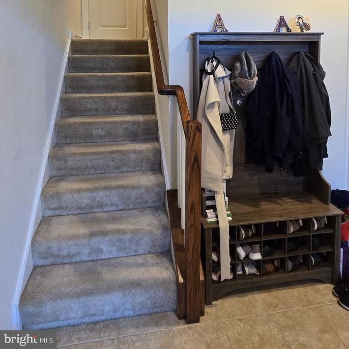 DISCOVERY SQUARE - Residential Lease