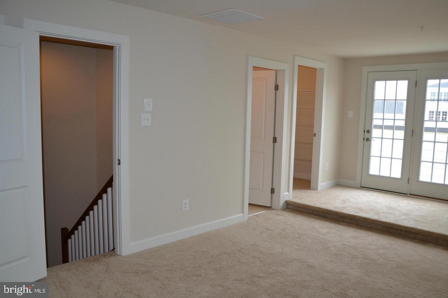 DISCOVERY SQUARE - Residential Lease