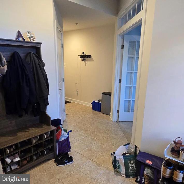 DISCOVERY SQUARE - Residential Lease