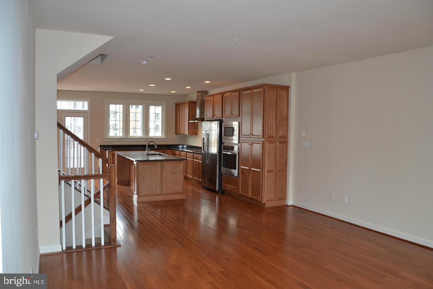 DISCOVERY SQUARE - Residential Lease