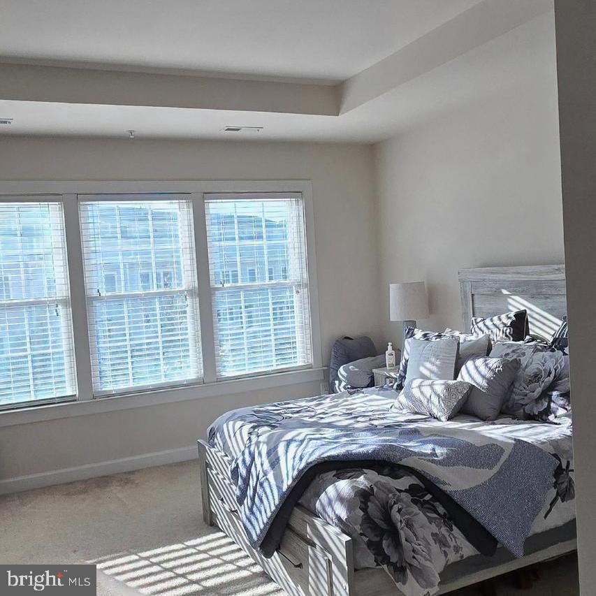 DISCOVERY SQUARE - Residential Lease