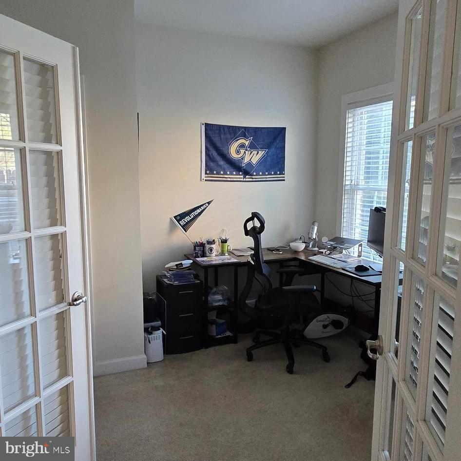 DISCOVERY SQUARE - Residential Lease