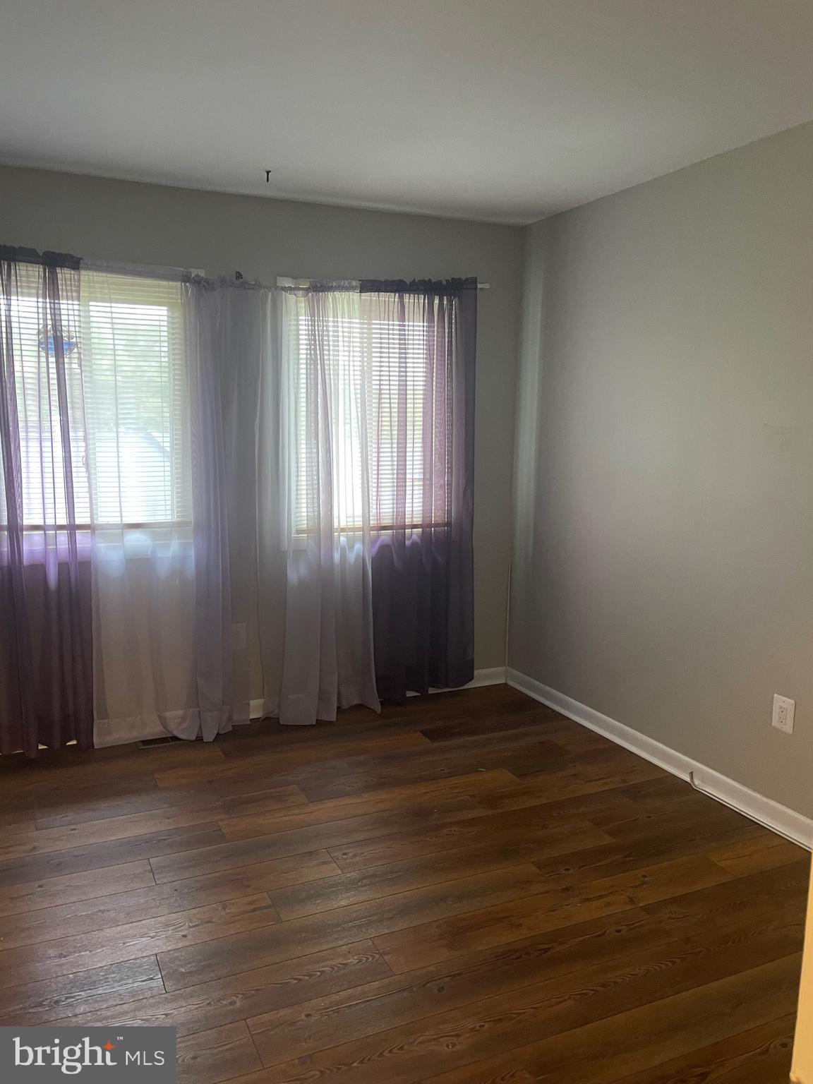 APPLEWALK CONDO - Residential