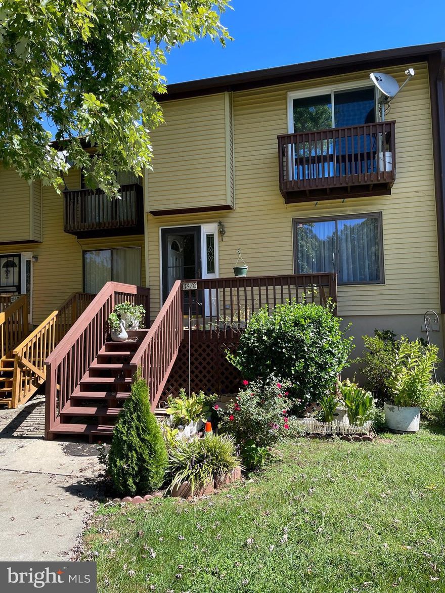 **BACK-UP Offer Welcome! *****Must see this well maintained 3 bedroom 2 level townhome, perfect for You/Your family. ****Home is situated in a quiet cul-de-sac setting with AMPLE parking, plus several open grassy areas for kids to play. ****The main level has a nice size living room, kitchen with breakfast island. Separate dining or family room area,  plus a 1/2 bathroom, and 2 large storage closets.  ****The 2nd level features a large Owners bedroom with a private 1/2 bathroom and a huge Walk-in Closet. ****Two (2) other generously sized bedrooms; 1 with nice size Walk-in Closet; 1 Full hall bathroom and Large hall Linen Closet. ****Community is -not- FHA approved (Expired 2019). Speak with Your Mortgage Lender about Financing options.  ****Great location as it’s convenient to 295 & 95. ****Schedule your appointment soon!