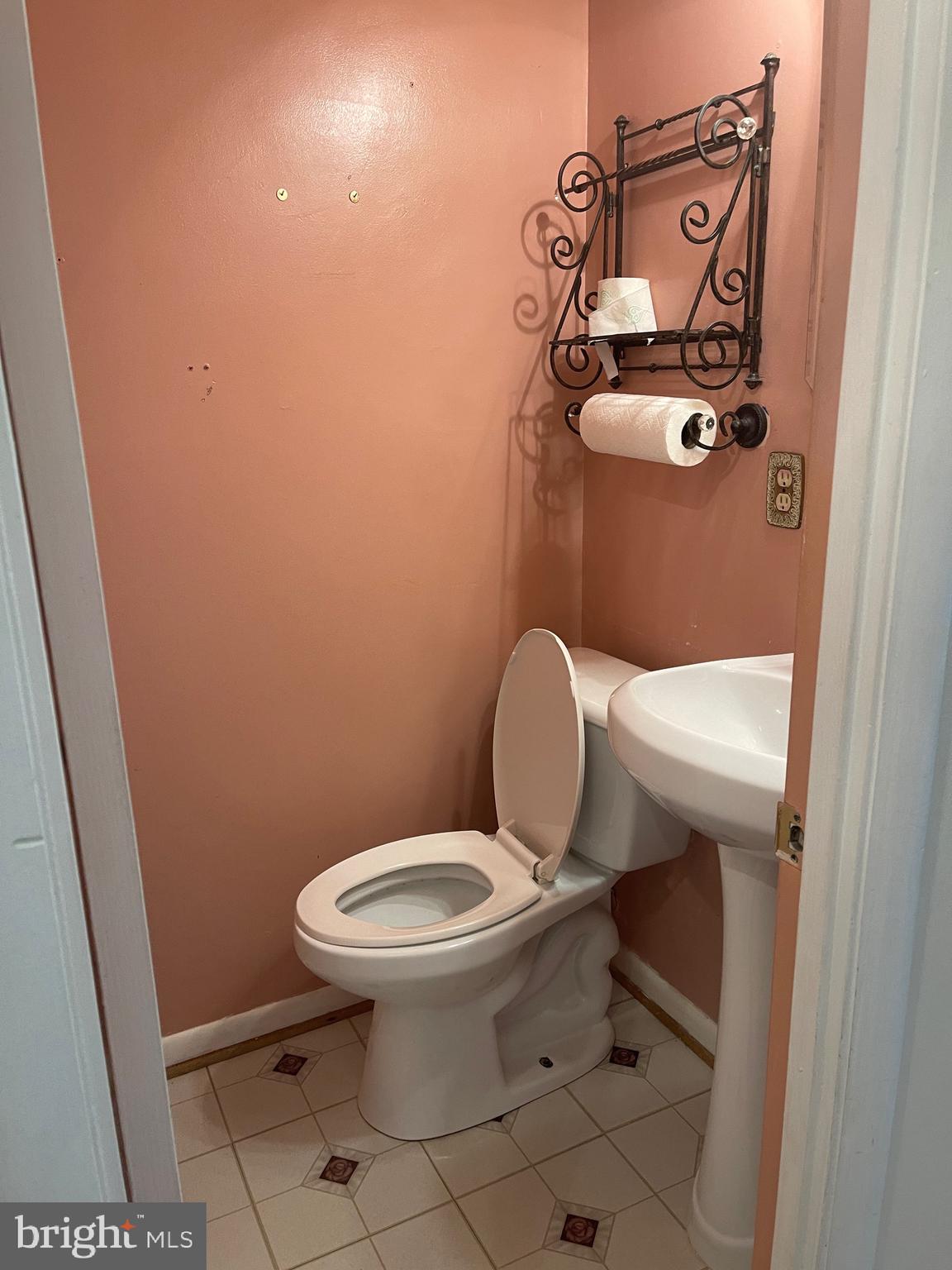 APPLEWALK CONDO - Residential