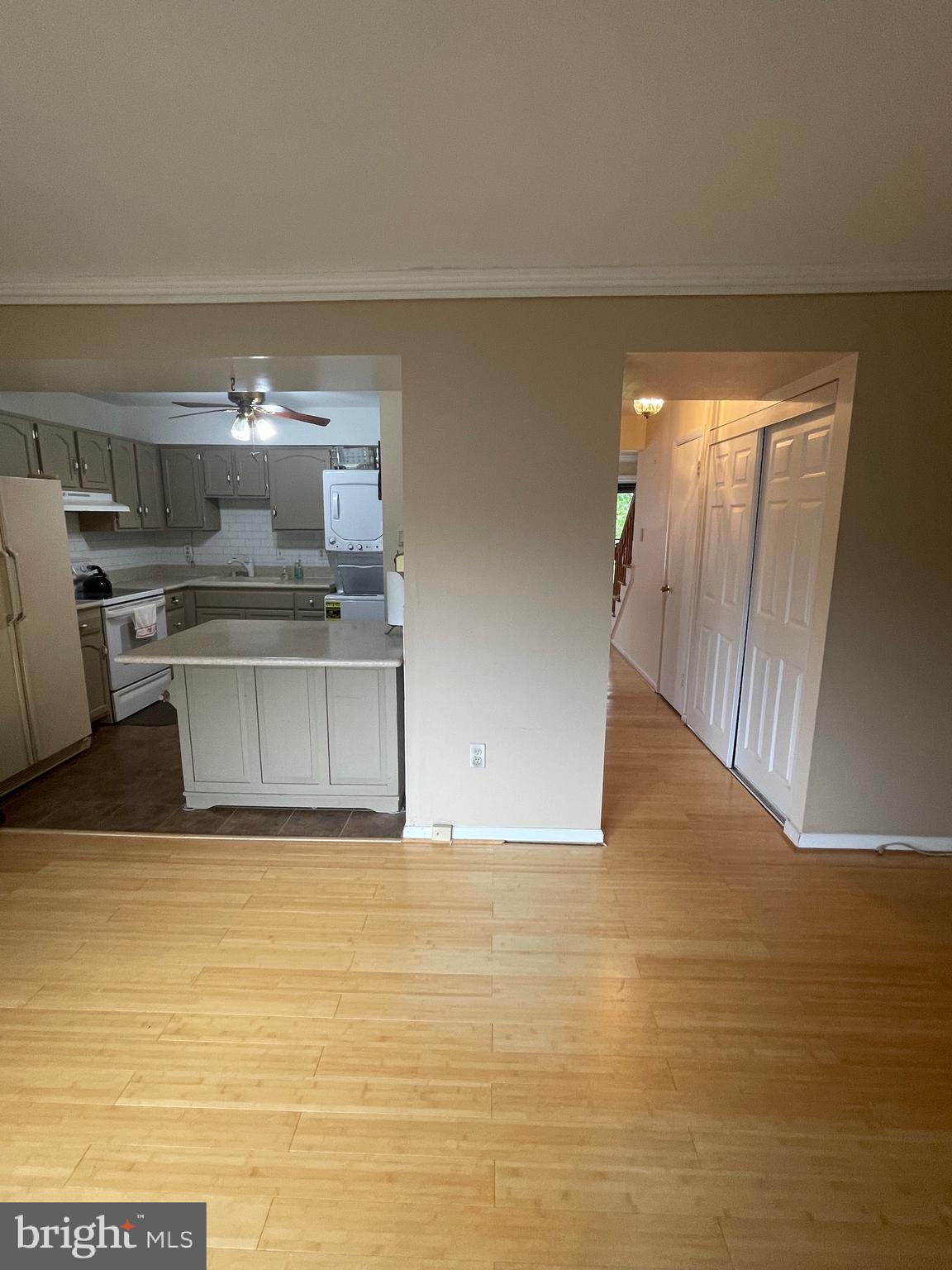 APPLEWALK CONDO - Residential