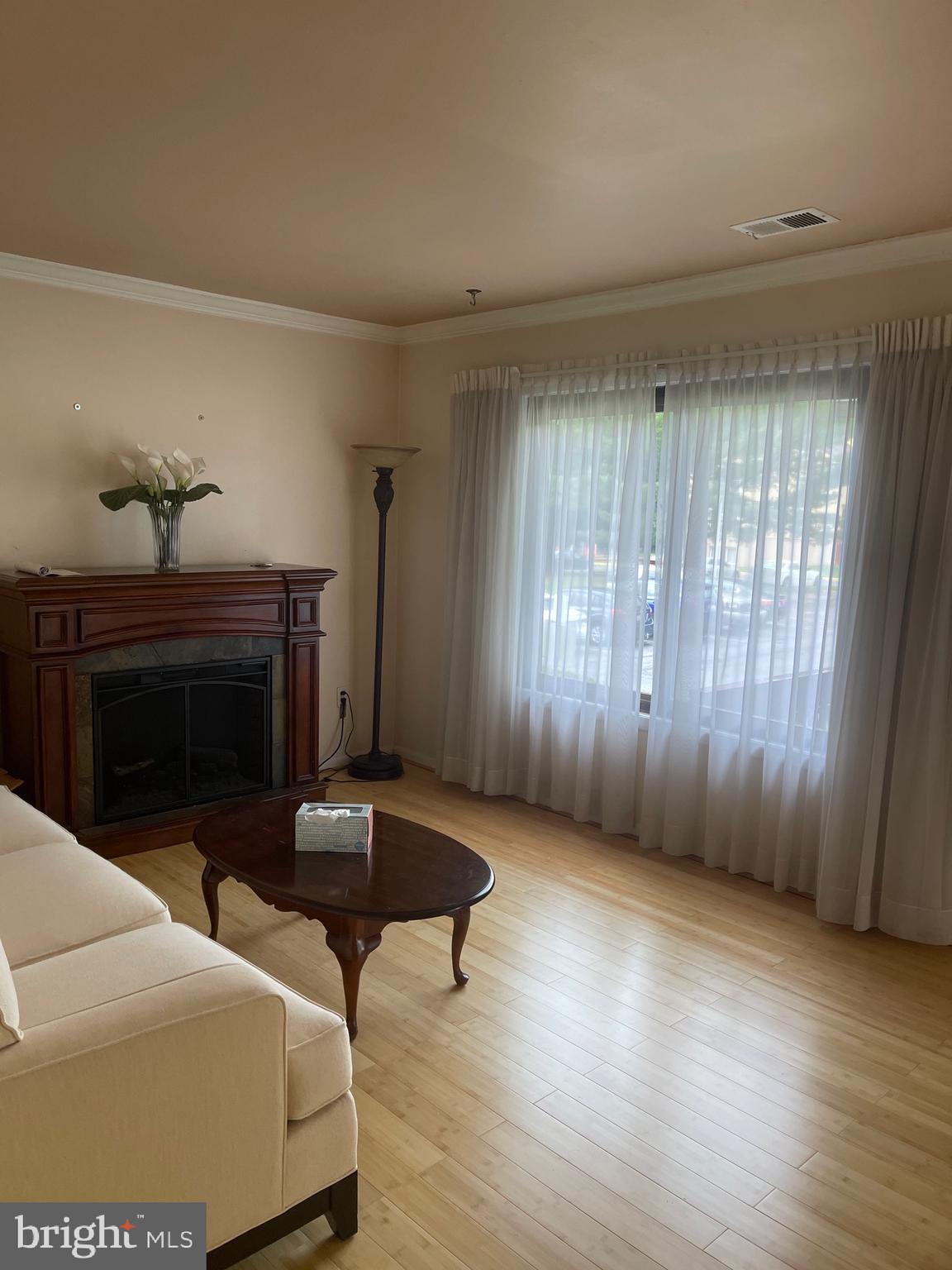 APPLEWALK CONDO - Residential