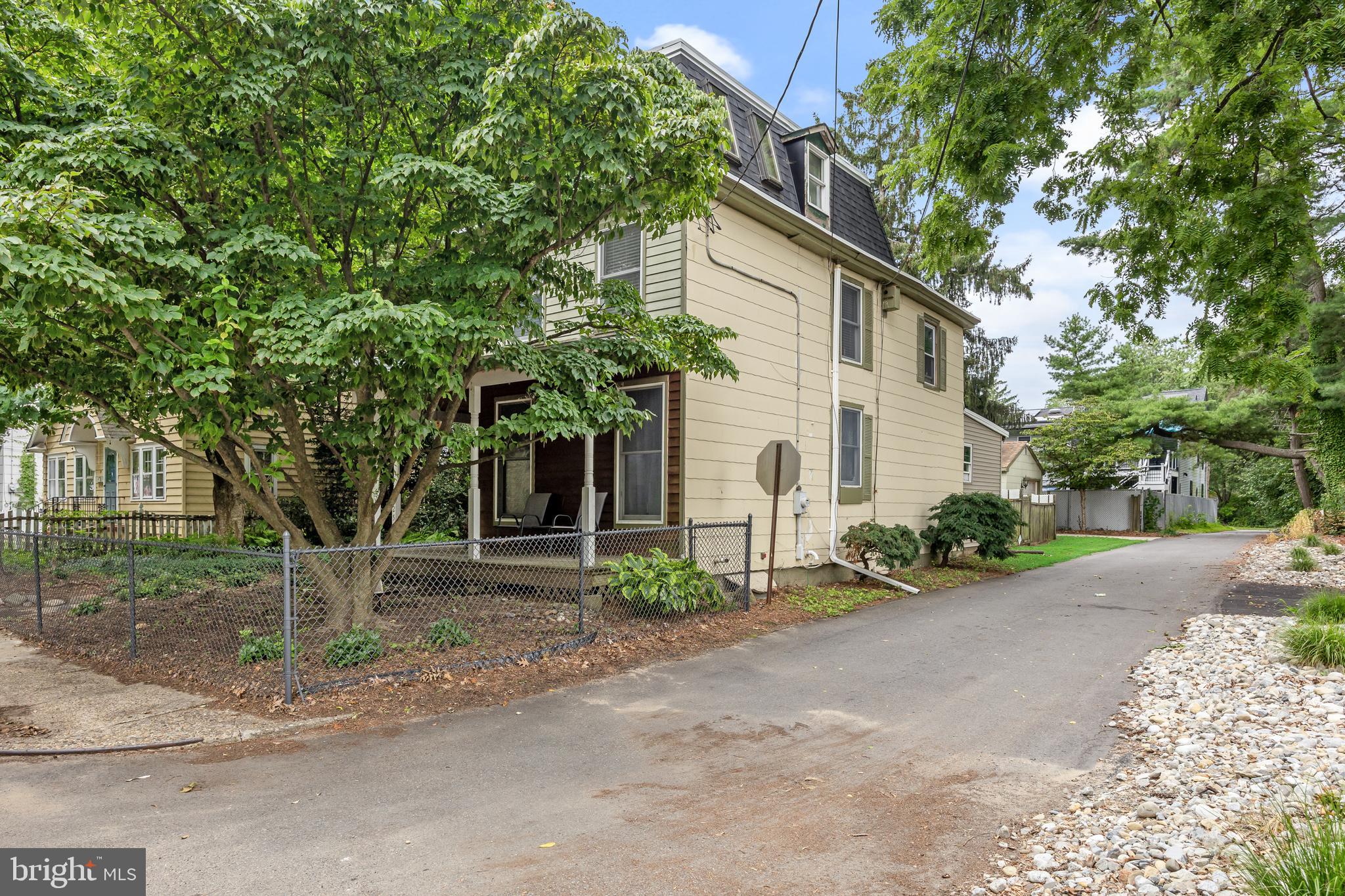 225 VAN KIRK STREET