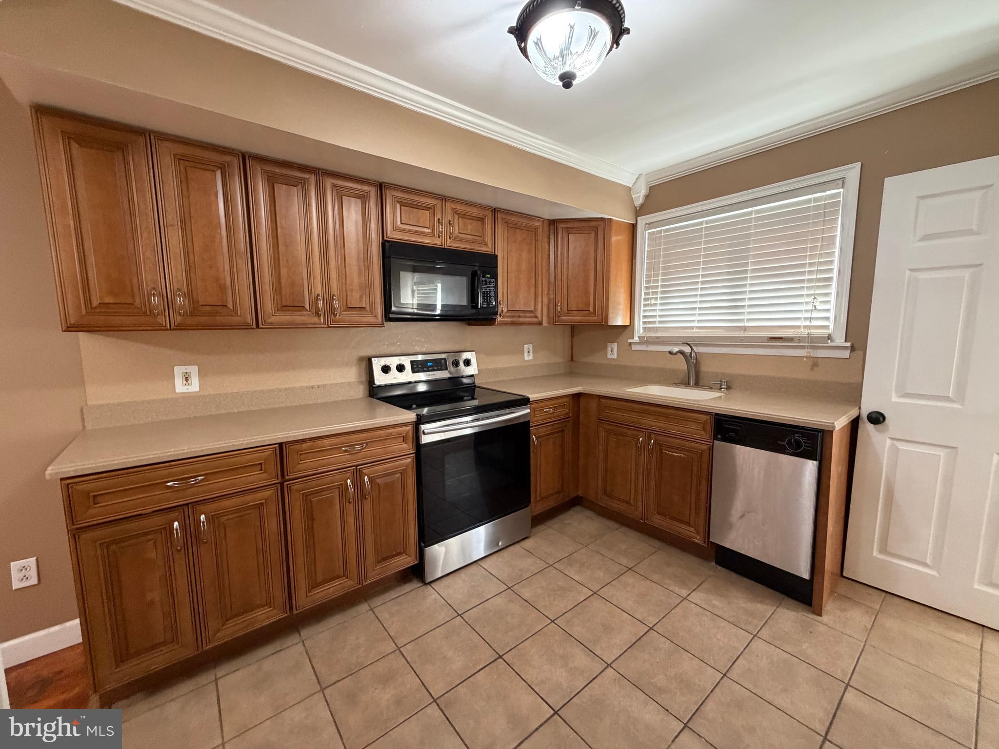 WALNUT HILL - Residential